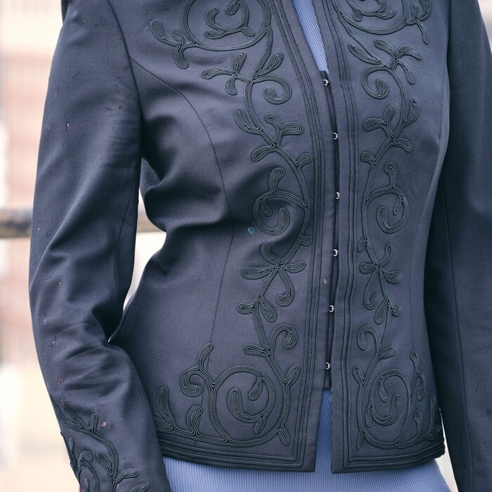 Mid-1990s Classiques Entier Black Wool Embroidered Blazer Size 4/6 - Image 3