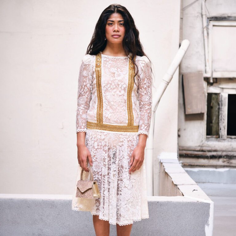 1980s/90s Gunne Sax by Jessica McClintock sheer lace drop waist dress w/gold trim Size 2/4