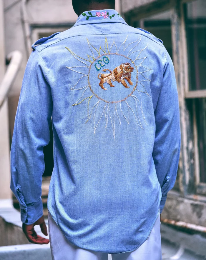 1970s Caswell Club Hand-Embroidered "Leo" Zodiac Sign Chambray Shirt - Image 5