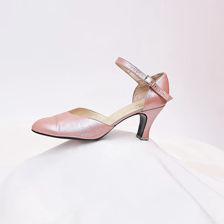 1970s Robert Clergerie Pearlescent Pink Mary Janes – Size 9A/B