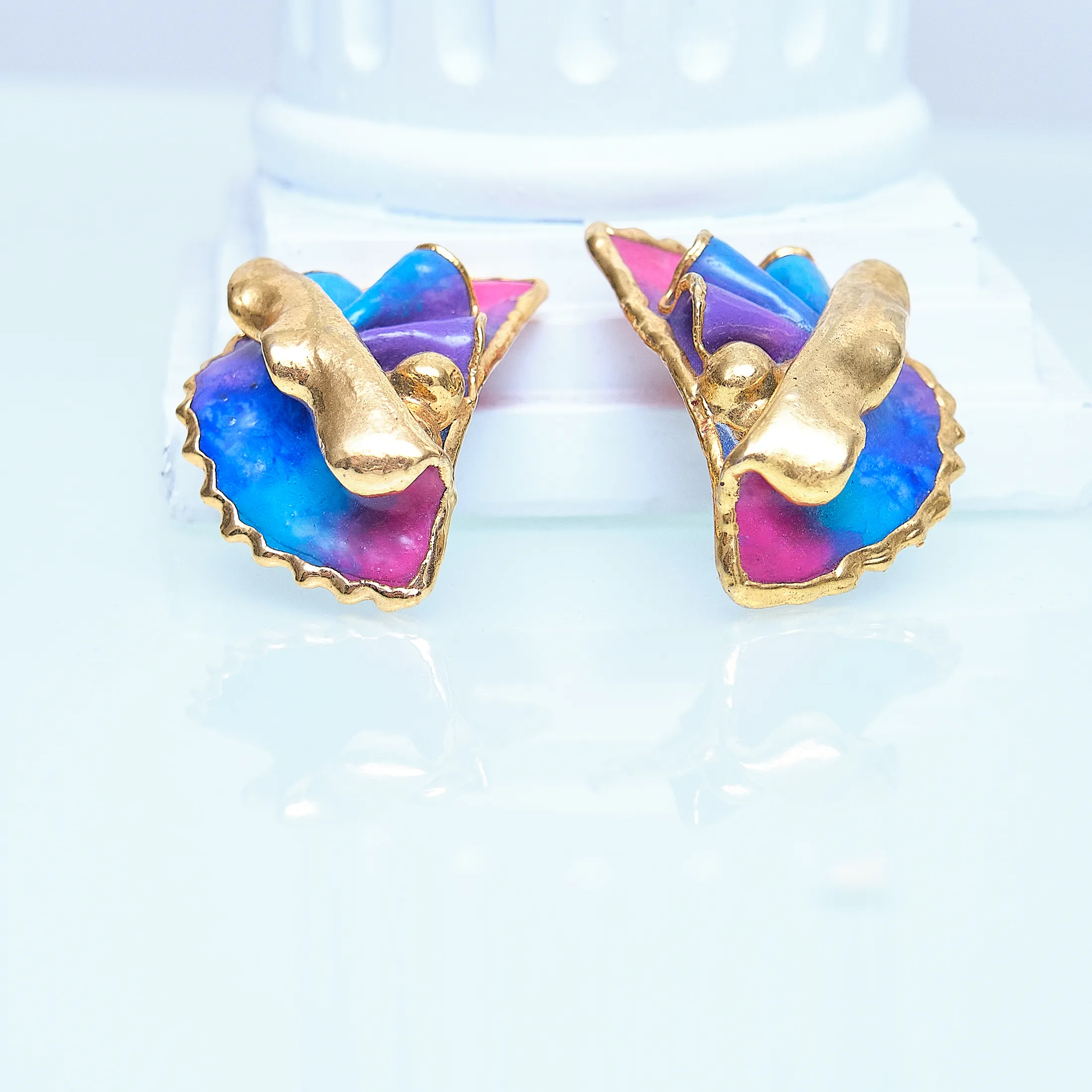 Amy Lacombe 1988 Sculptural Clip Earrings – Magenta/Blue, 24K Gold-Plated (Art to Wear) - Image 4