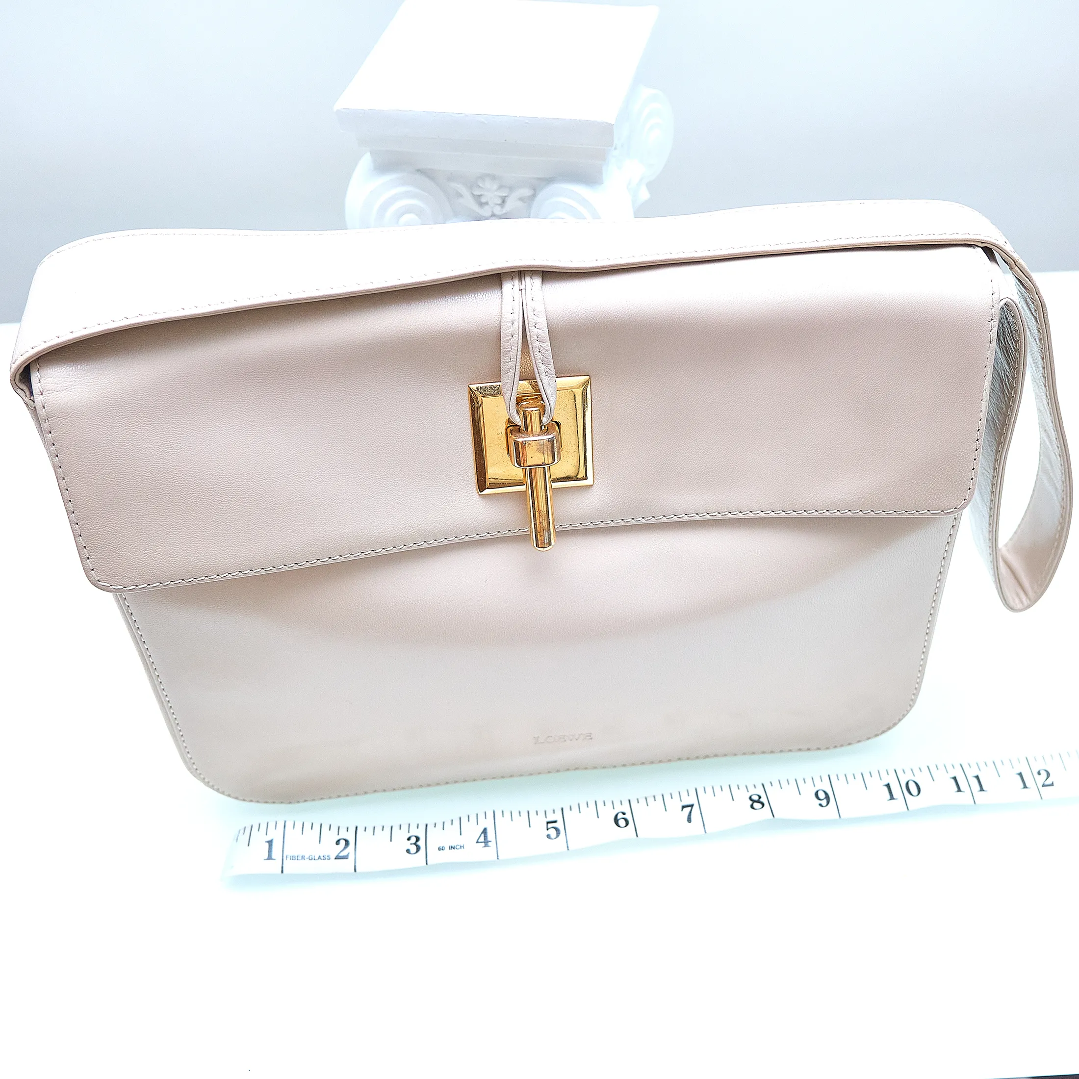 90s Loewe Minimalist Lamb Leather Shoulder Bag with Gold Hardware - Image 9