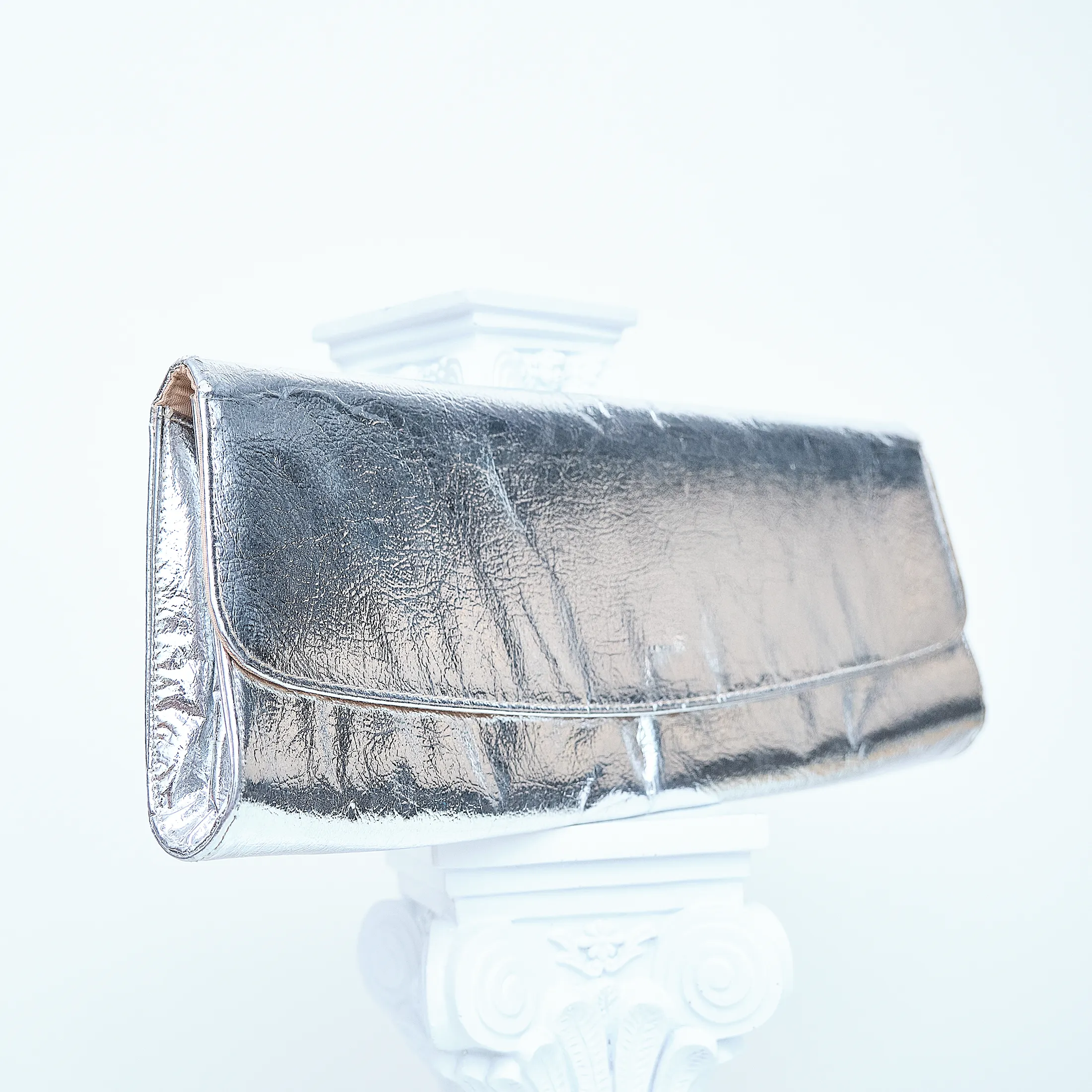 1960s Space Age Silver Metallic Clutch - Image 3