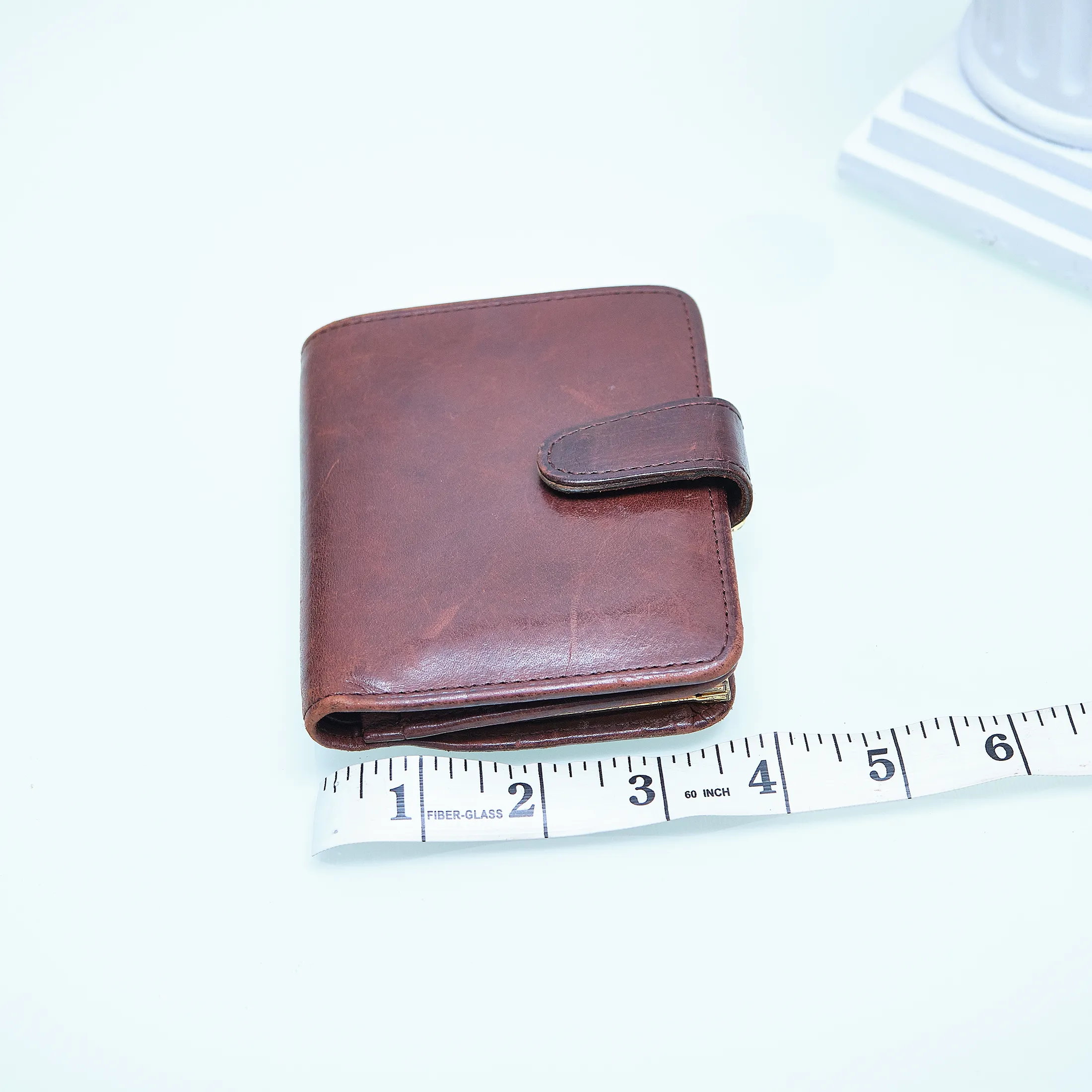 Late 80s/Early 90s Coach Brown Leather Wallet with Brass Kisslock Hardware - Image 3