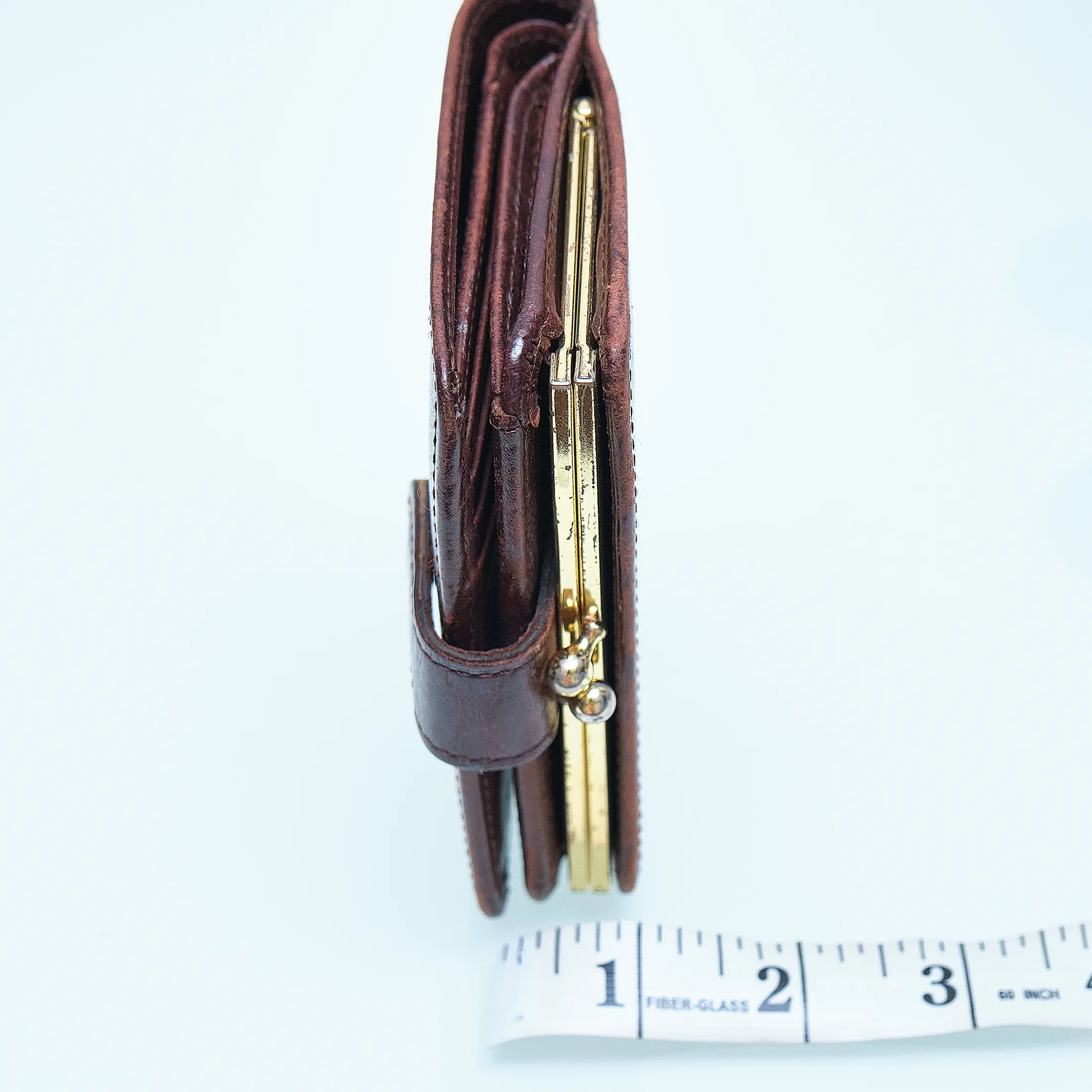 Late 80s/Early 90s Coach Brown Leather Wallet with Brass Kisslock Hardware - Image 8