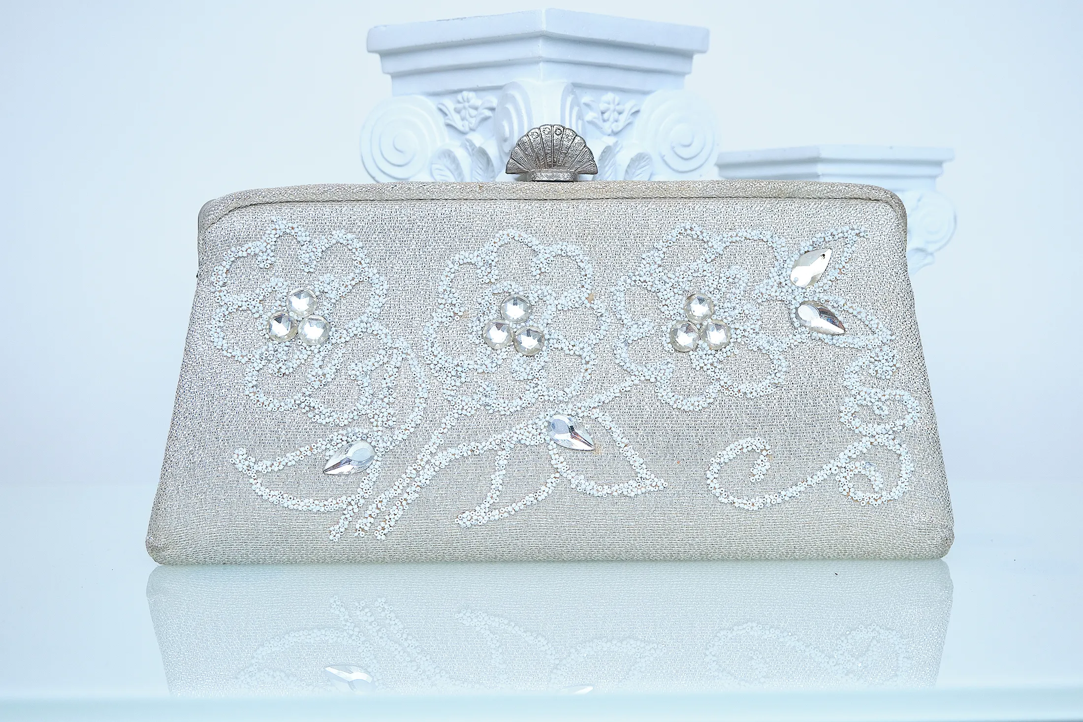 1950s/60s Hand-Beaded Evening Clutch Purse with Floral Sequin & Rhinestone Design - Image 2