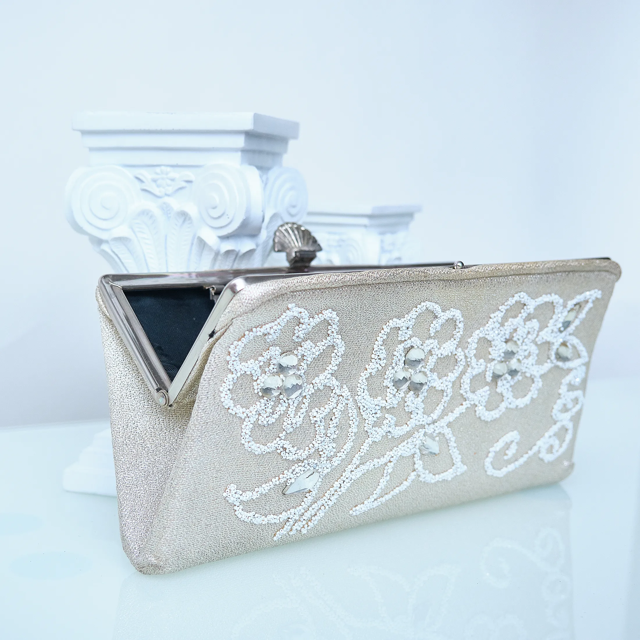 1950s/60s Hand-Beaded Evening Clutch Purse with Floral Sequin & Rhinestone Design - Image 9