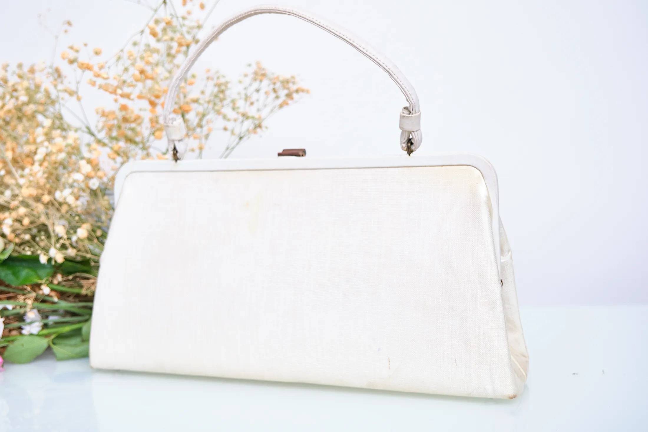 Late 1950s/Early 1960s Souré Bag New York Vinyl-Coated Satchel with Ceramic Portrait Plaques - Image 10