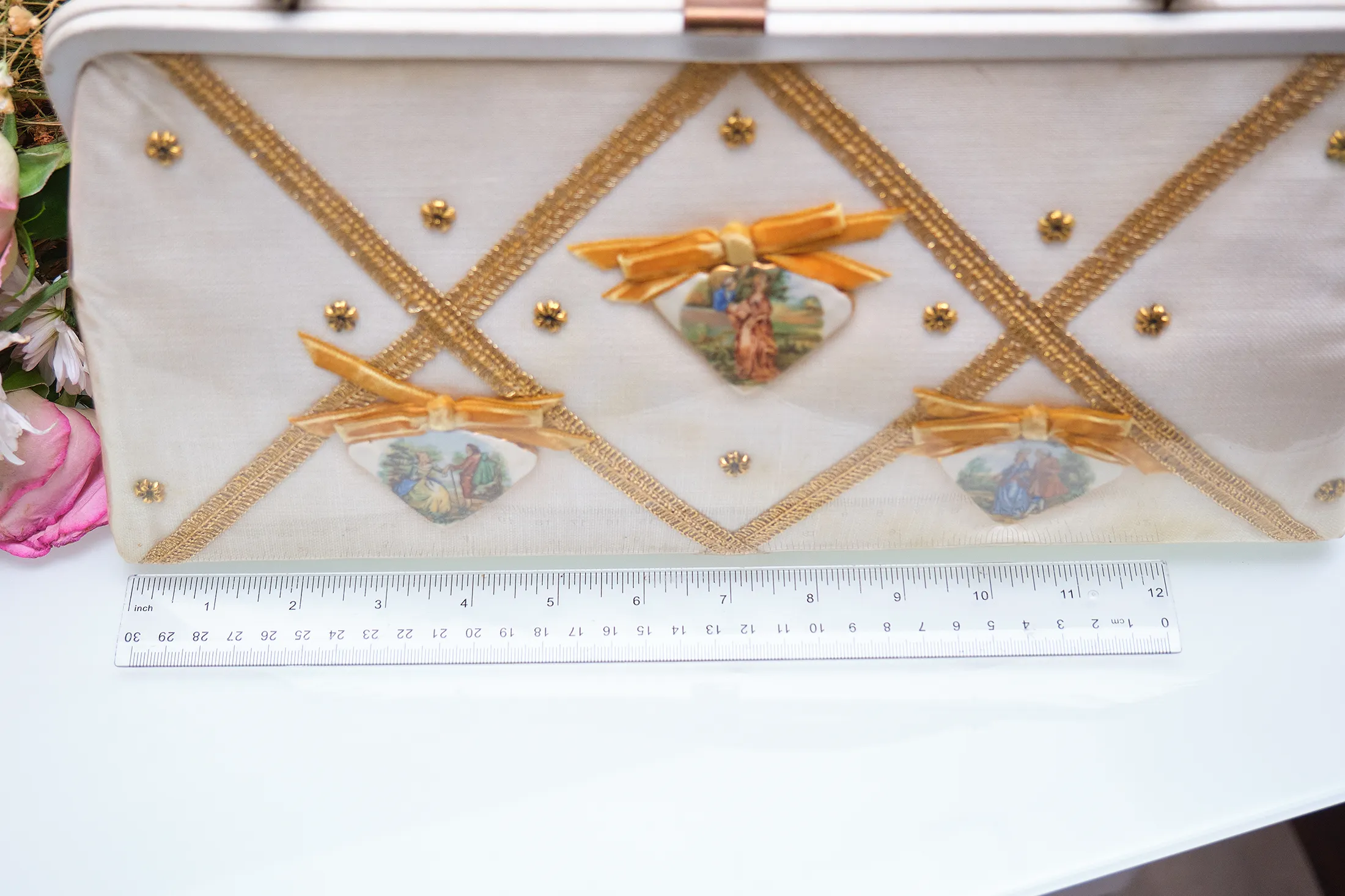 Late 1950s/Early 1960s Souré Bag New York Vinyl-Coated Satchel with Ceramic Portrait Plaques - Image 6