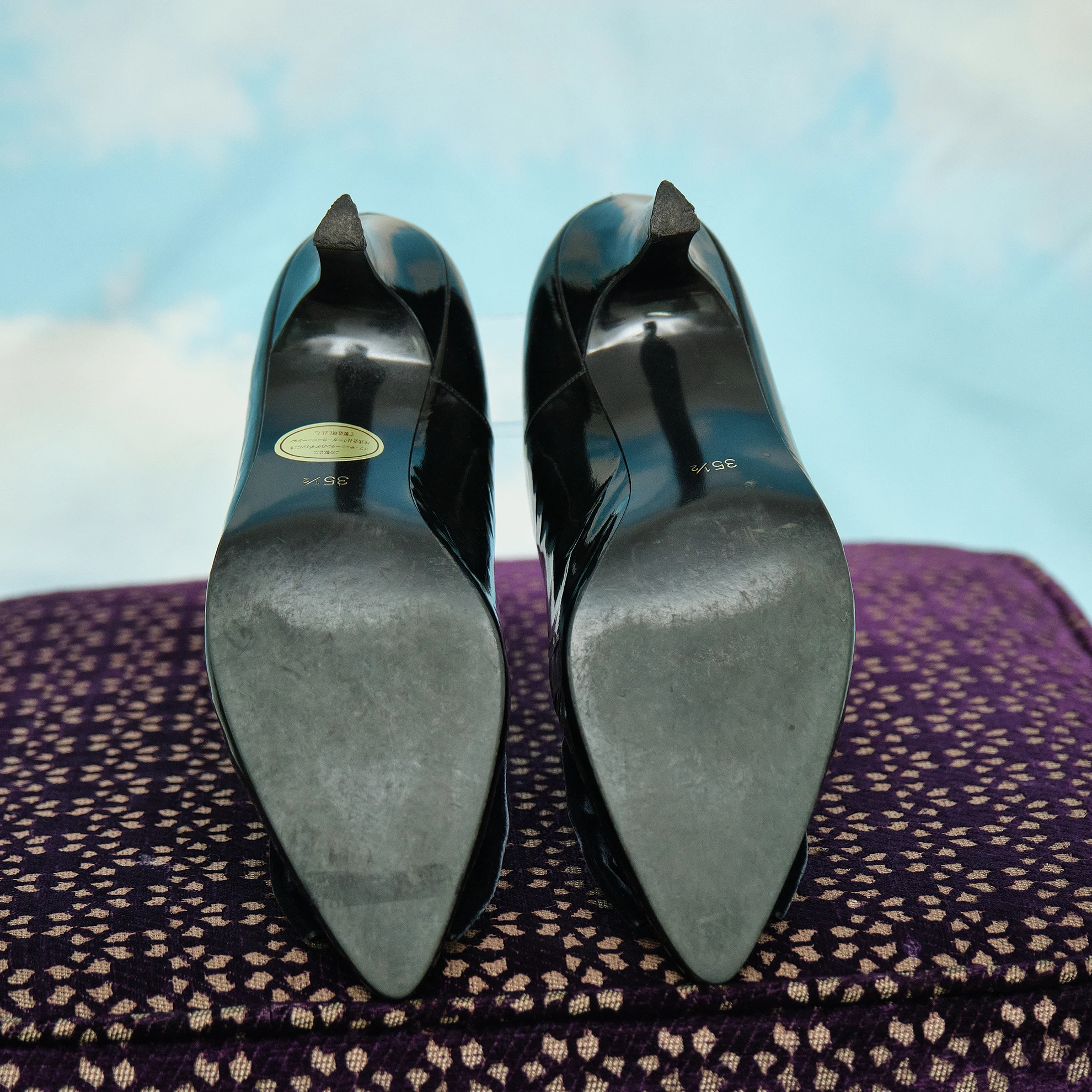 1980s Yves Saint Laurent Black Patent Velvet Bow Rhinestone-Buckle Pumps, Modern US 4.5/5 - Image 8