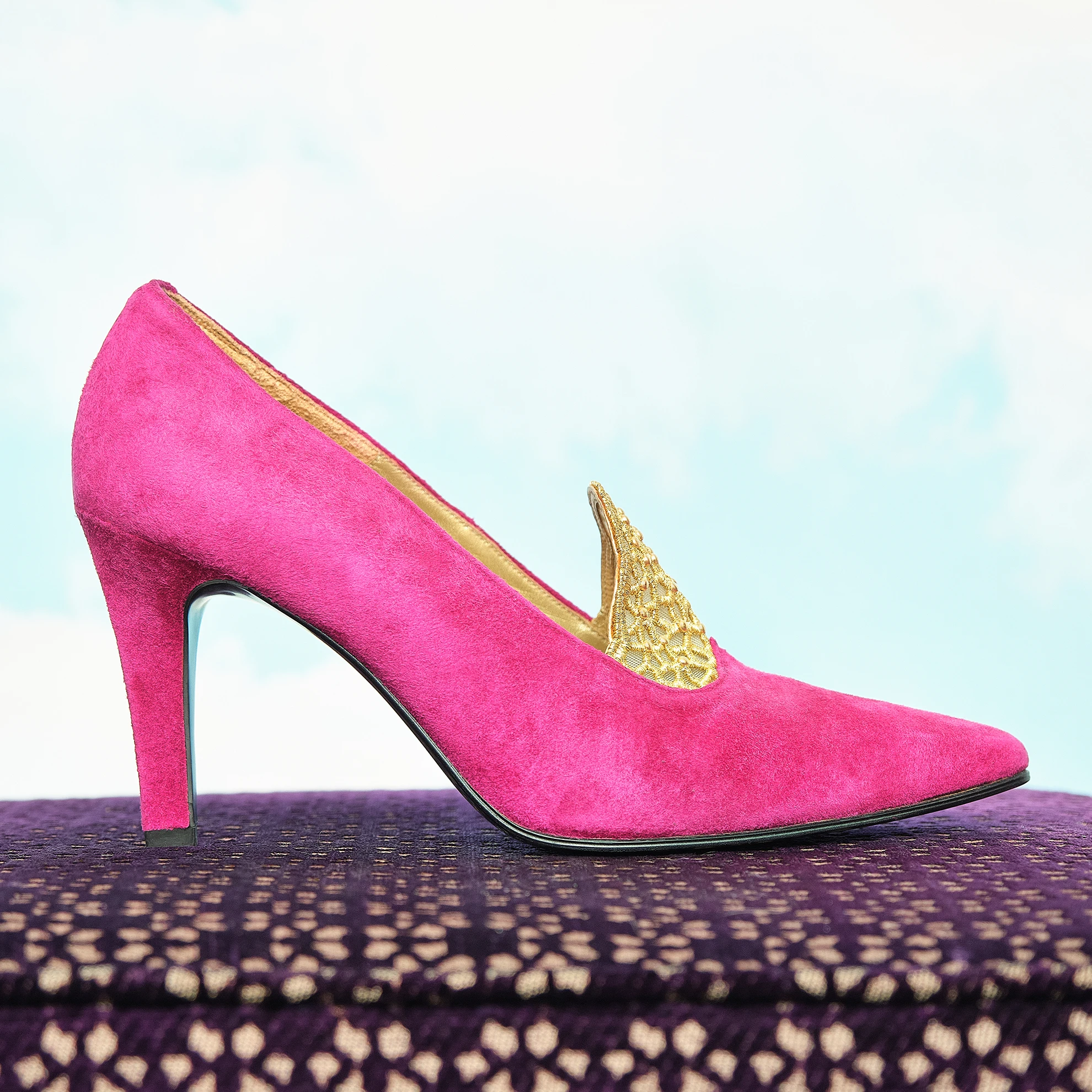 Late 1980s/Early 1990s Yves Saint Laurent Fuchsia Suede Pumps, Modern US 5.5/6 - Image 7