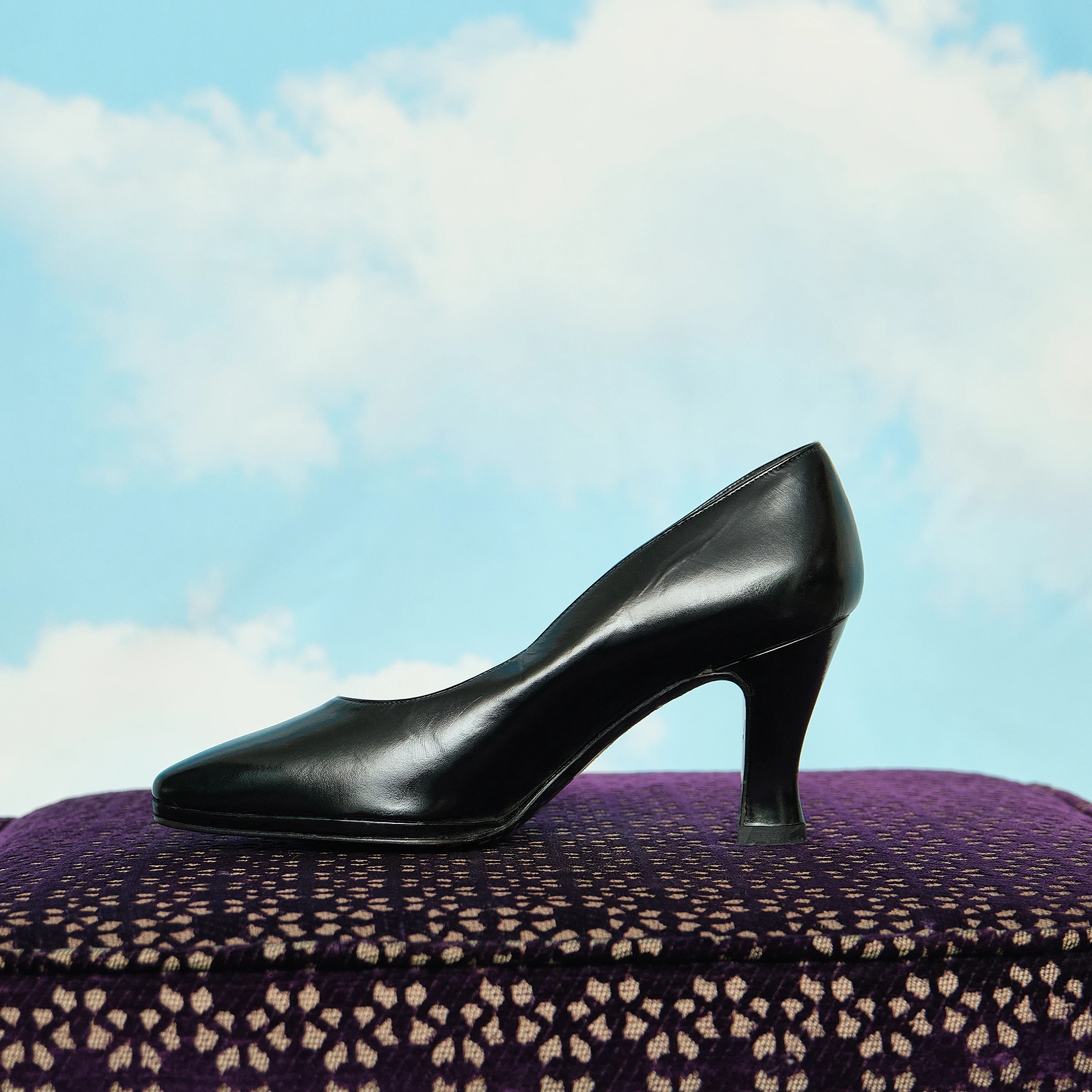 1990s Bruno Magli Black Leather Soft Square-Toe Pumps, Modern US 4.5/5 - Image 7