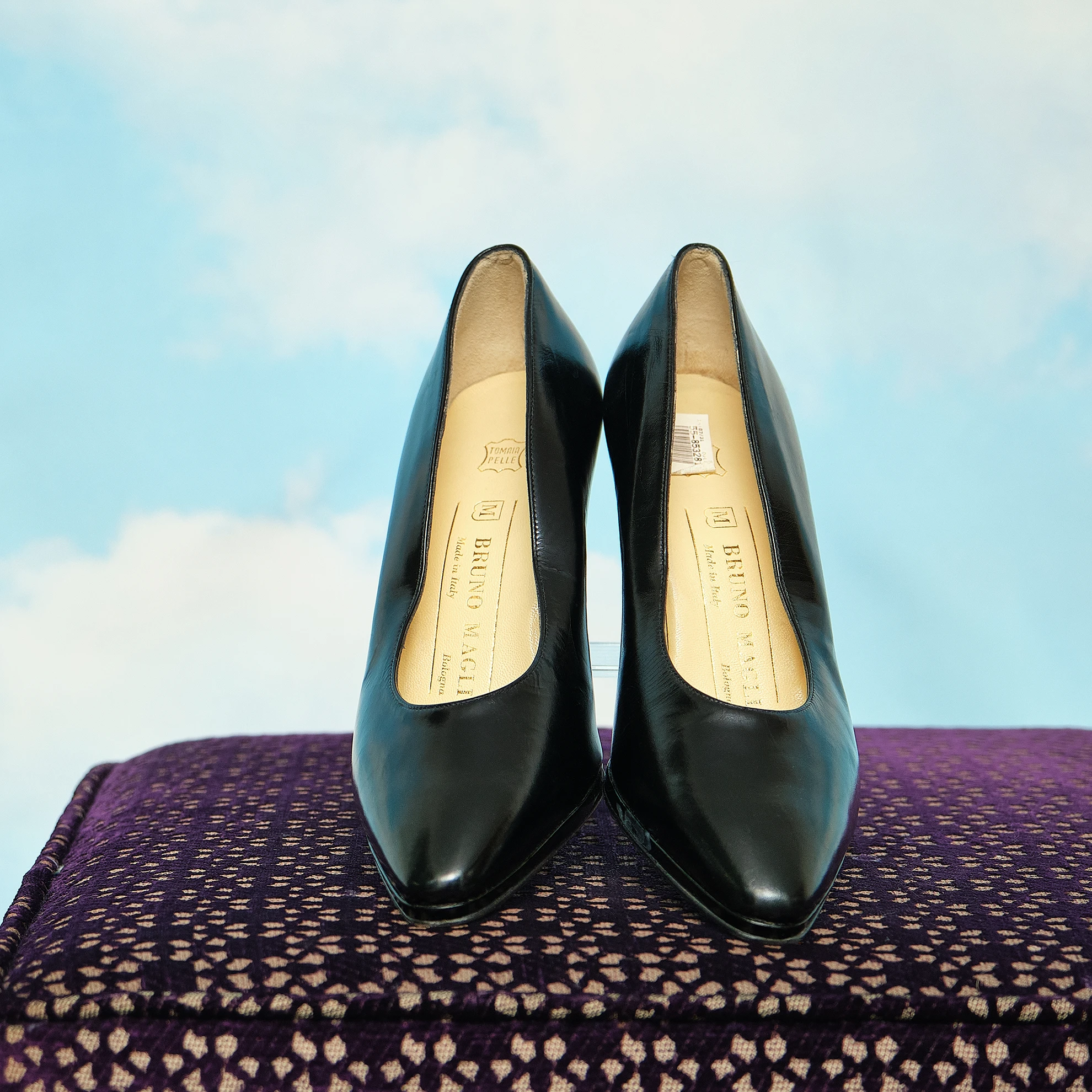 1990s Bruno Magli Black Leather Soft Square-Toe Pumps, Modern US 4.5/5 - Image 5