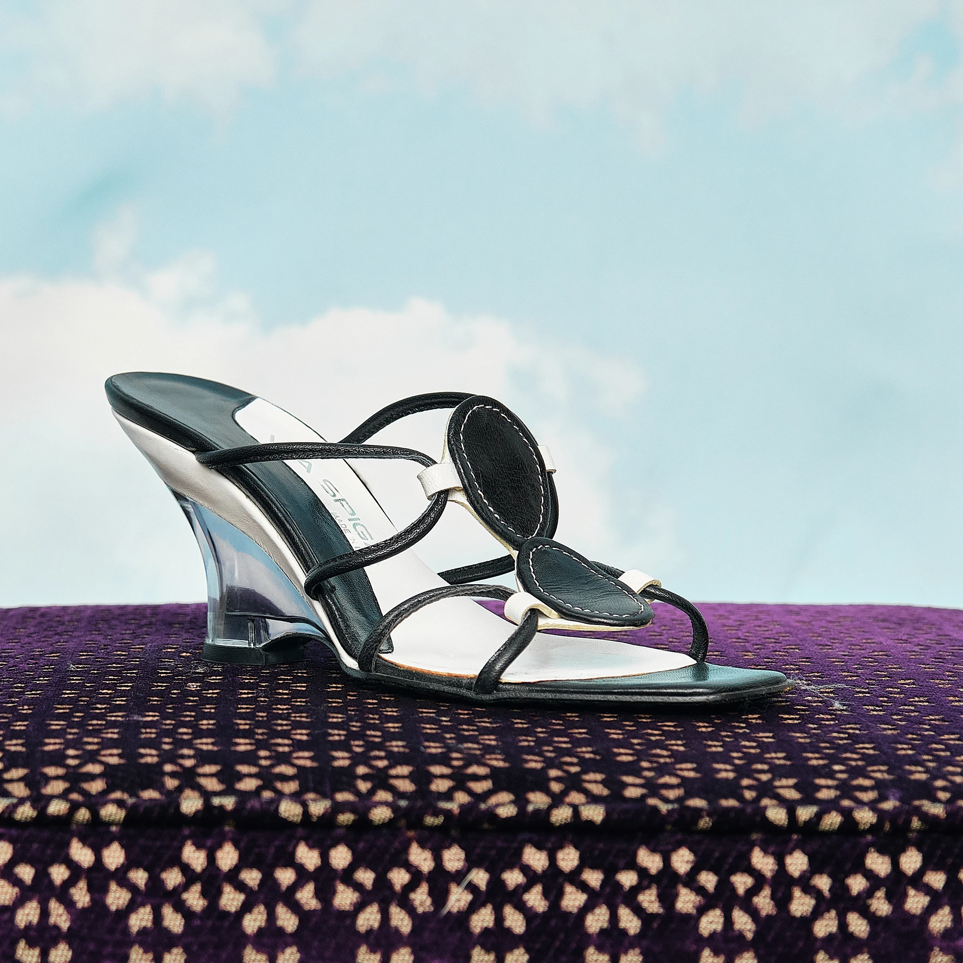 Late 1990s/Early 2000s Via Spiga Black-and-White Leather Oval-Appliqué Translucent-Heel Sandals, Modern US 7/7.5 - Image 5