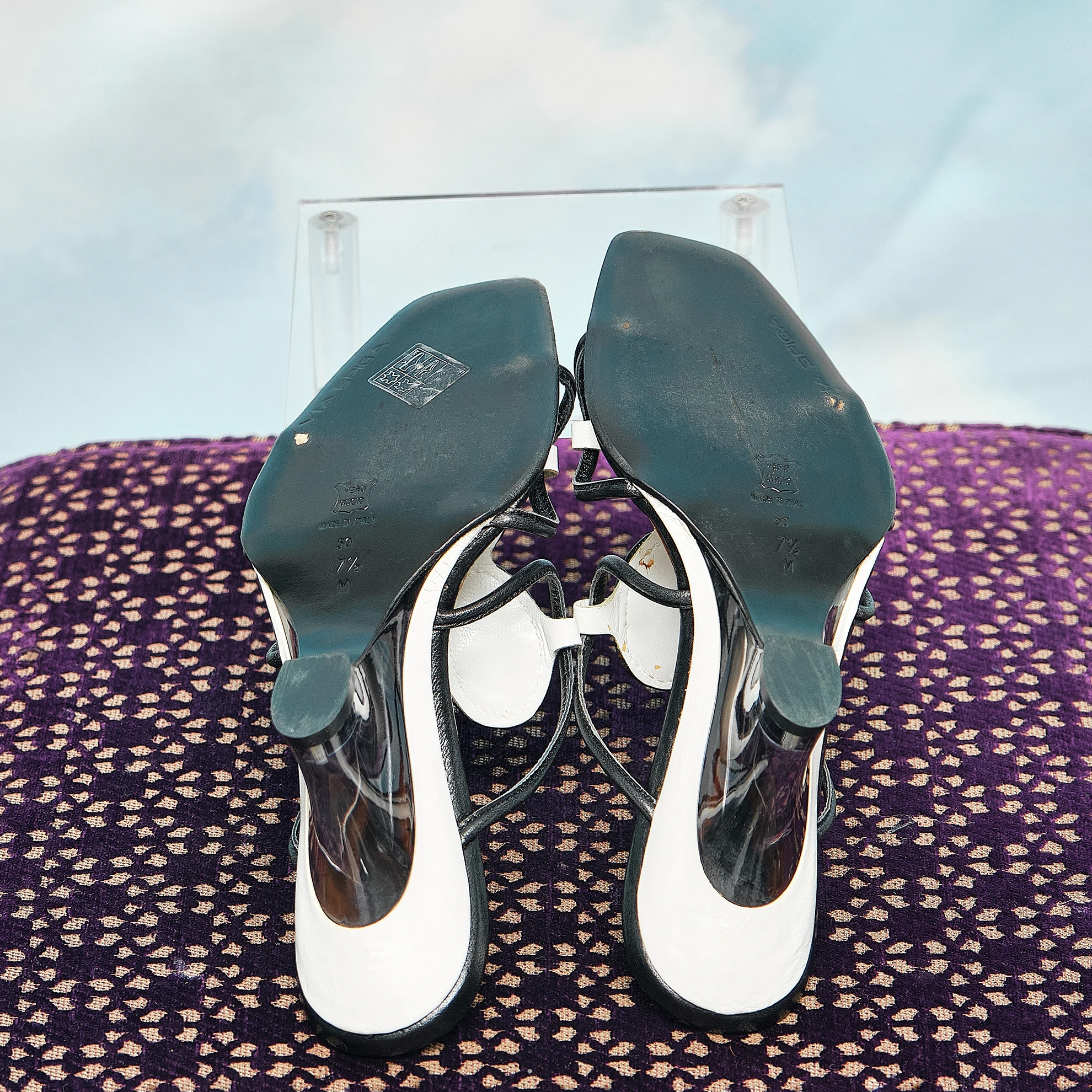 Late 1990s/Early 2000s Via Spiga Black-and-White Leather Oval-Appliqué Translucent-Heel Sandals, Modern US 7/7.5 - Image 3