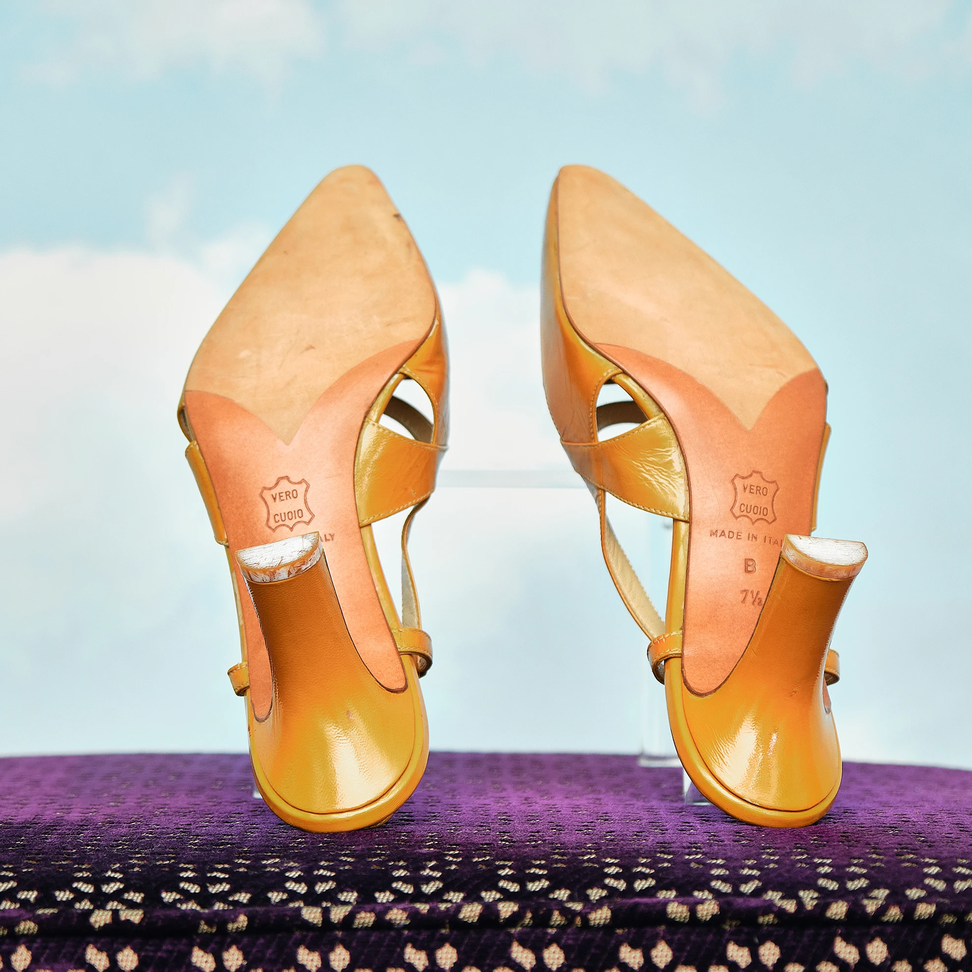 Late 1990s/Early 2000s Donna Karan New York Golden Orange Leather Cutout Slingback Pumps, US 7.5 B - Image 4