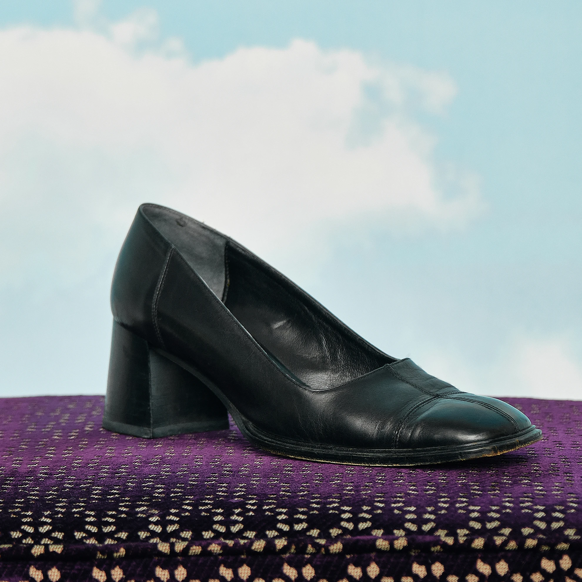 1990s Barneys New York Black Leather Square-Toe Block-Heel Pumps, US 7 - Image 6