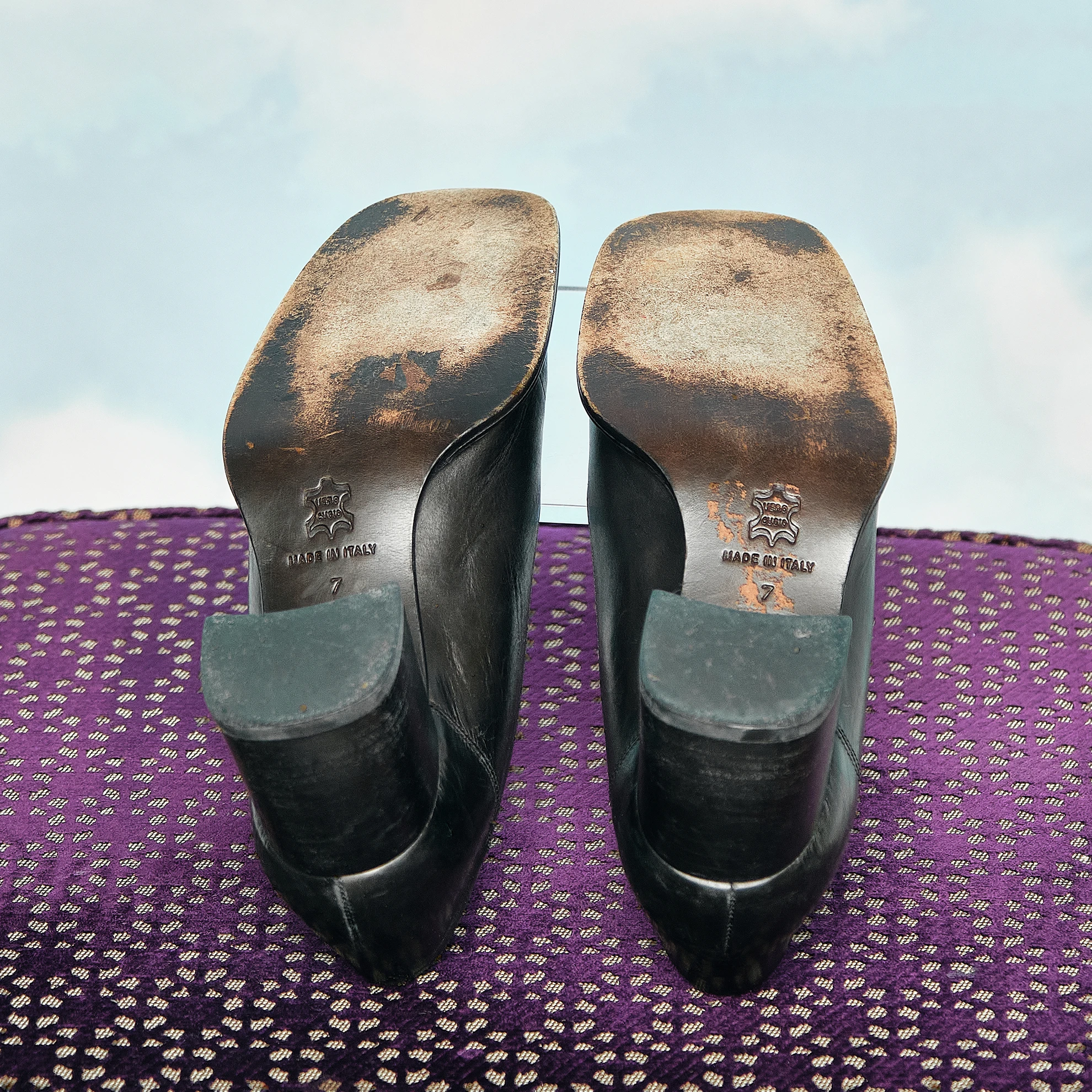 1990s Barneys New York Black Leather Square-Toe Block-Heel Pumps, US 7 - Image 4