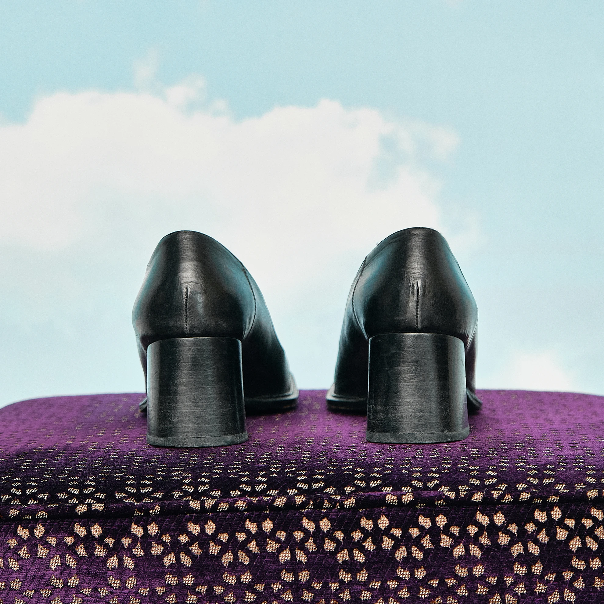 1990s Barneys New York Black Leather Square-Toe Block-Heel Pumps, US 7 - Image 3