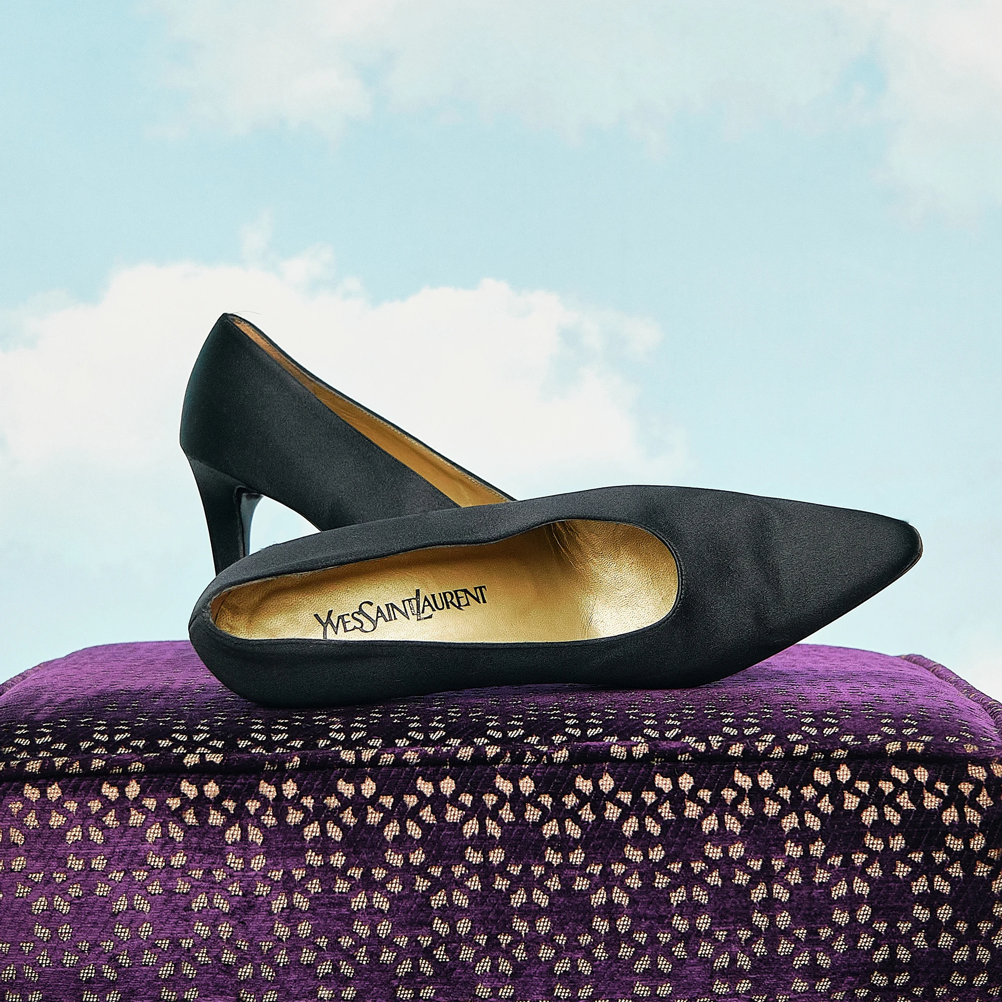 1980s Yves Saint Laurent Black Satin Pointed-Toe Pumps, Modern US 7 Narrow - Image 4