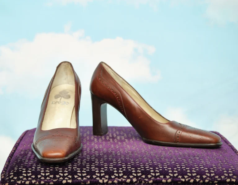 Late 1990s/Early 2000s Prego Cognac Brown Brogue-Detail Block-Heel Pumps, Modern US 9/9.5