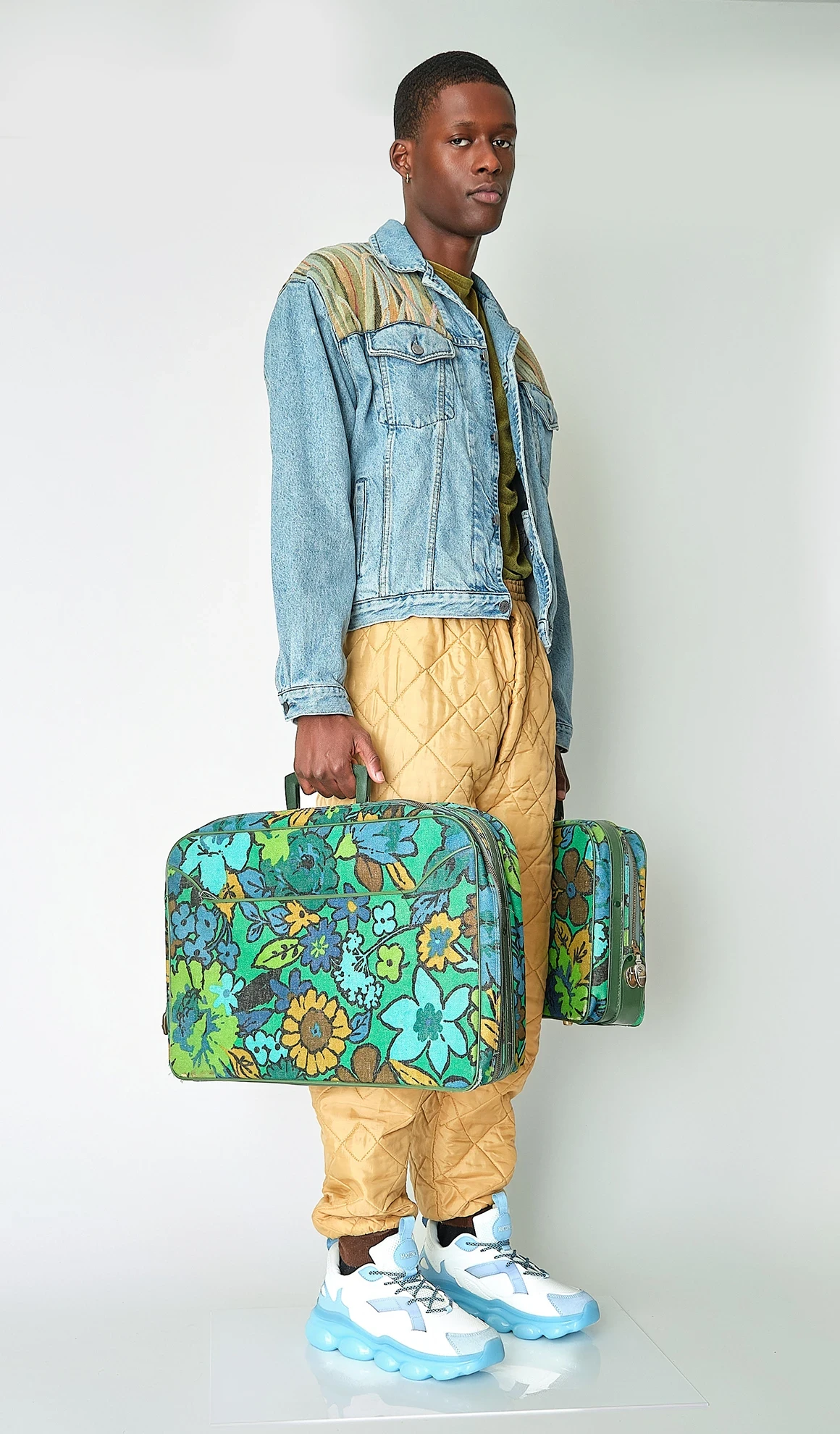 1960s Color-Mates Turquoise Floral Two-Piece Luggage Set - Image 9
