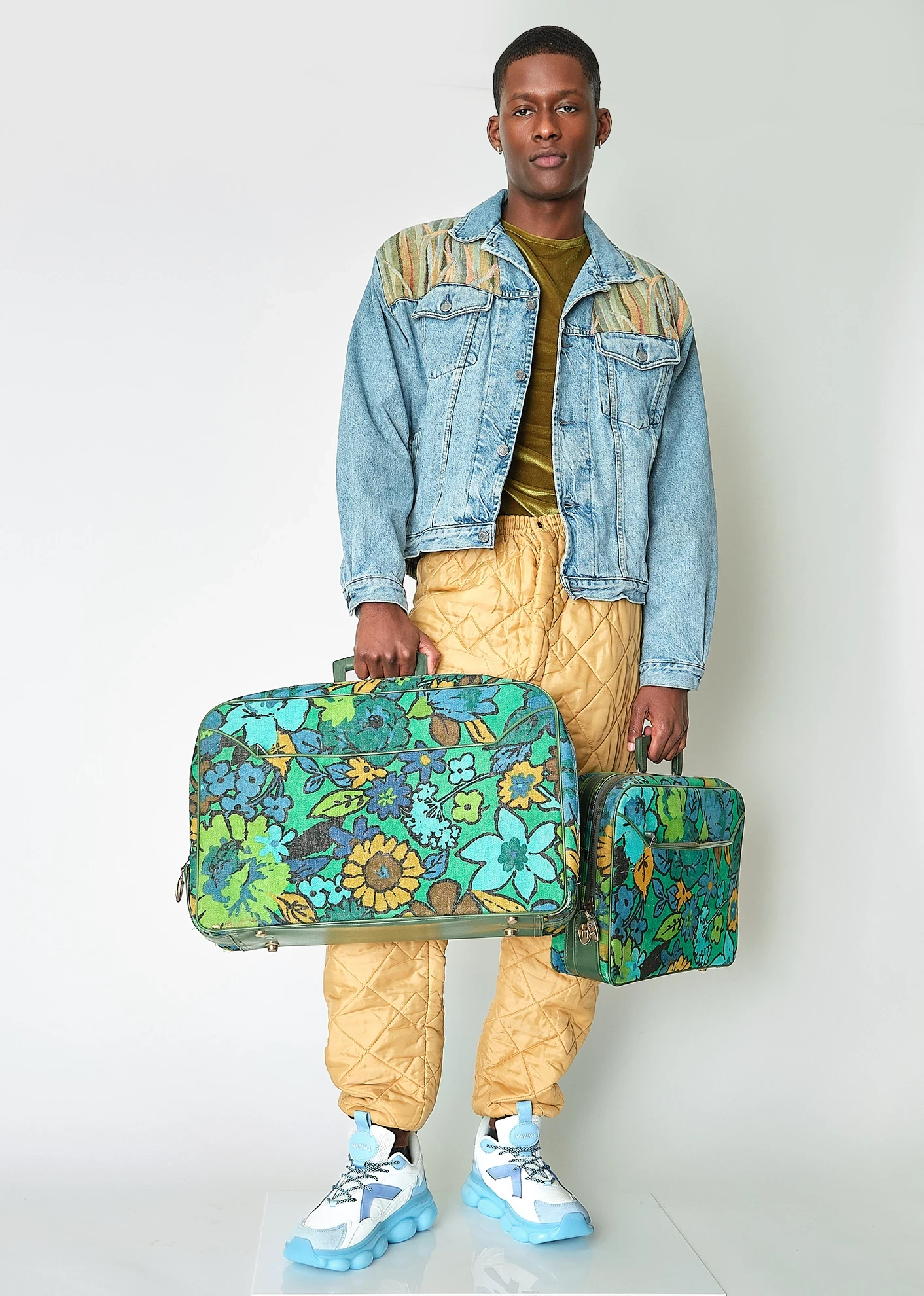 1960s Color-Mates Turquoise Floral Two-Piece Luggage Set - Image 7
