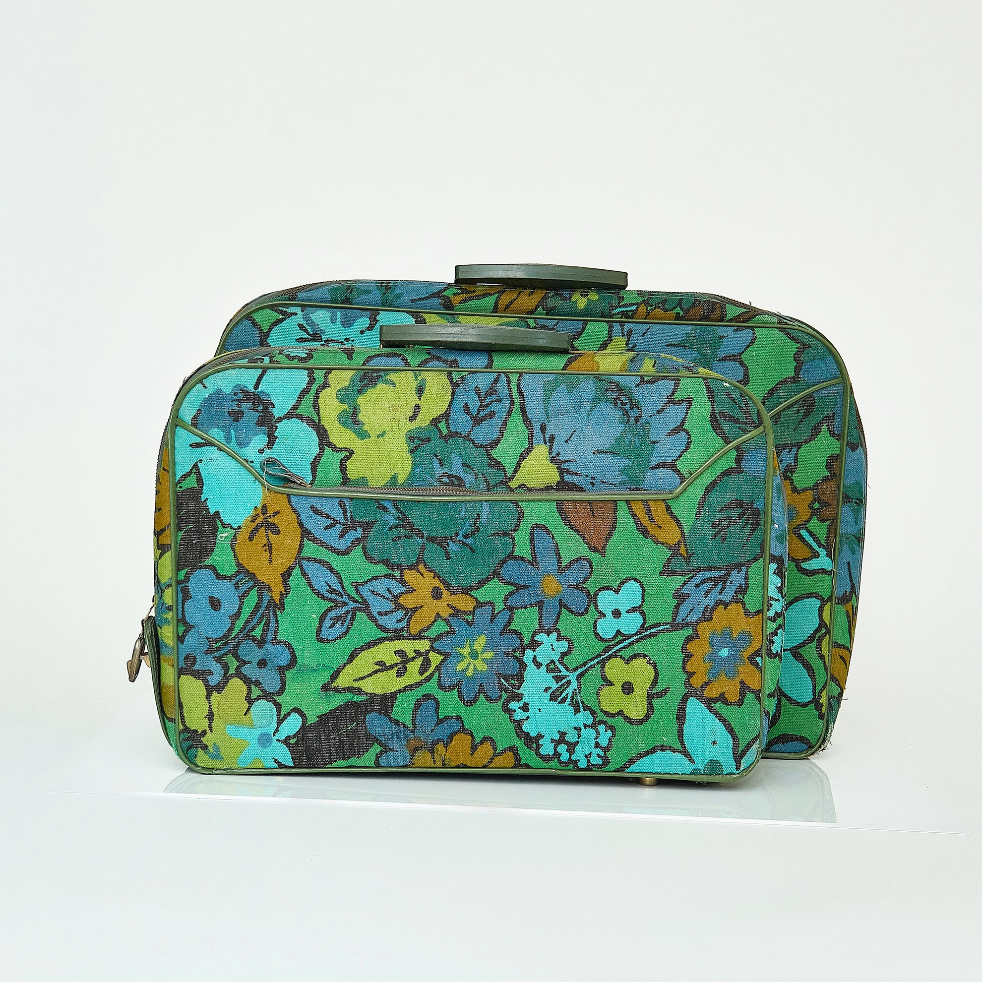 1960s Color-Mates Turquoise Floral Two-Piece Luggage Set - Image 6