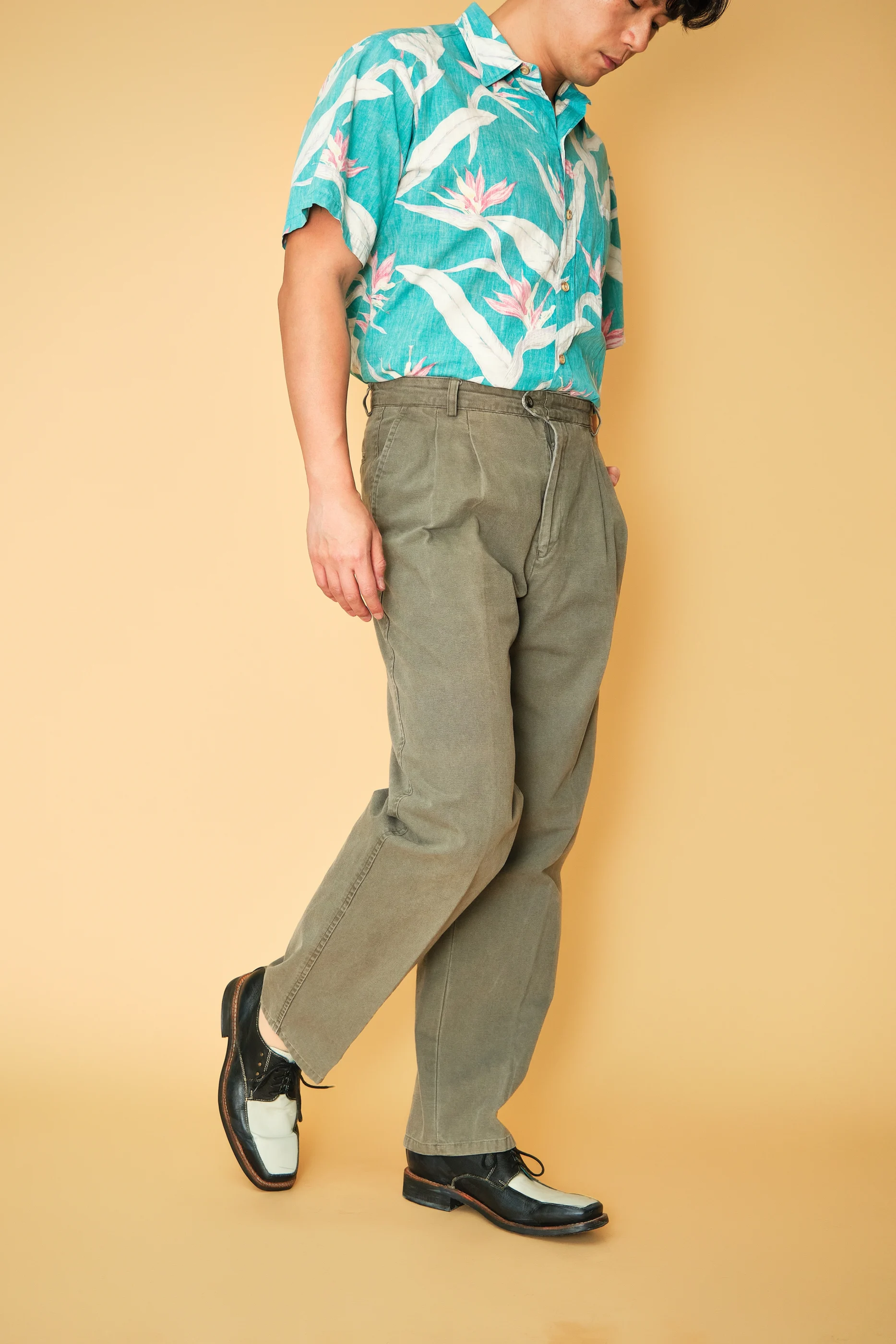 Vintage Olive Pleated Cotton Trousers – High Waist Relaxed Taper Fit – Men’s 31/32 - Image 5