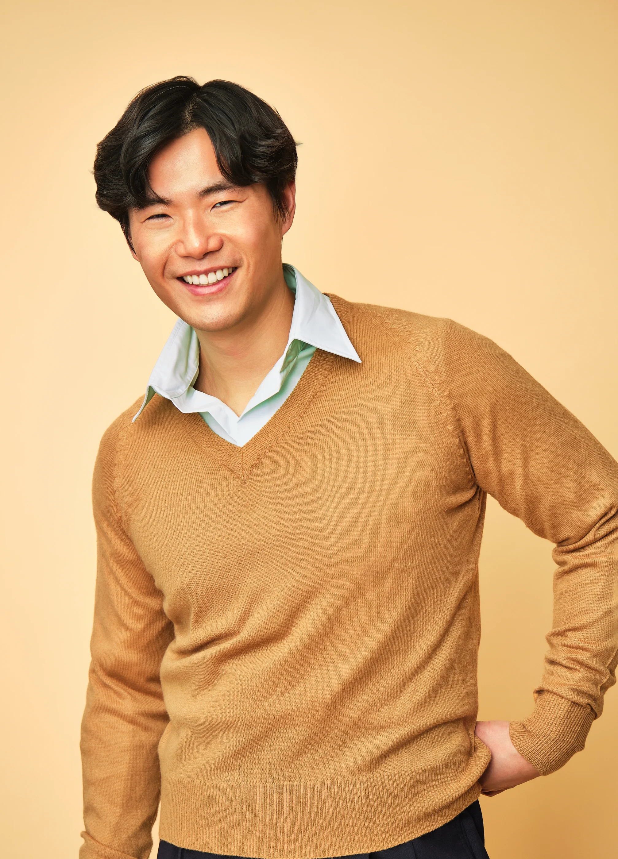 Vintage Camel V-Neck Sweater by Komon – Men’s Medium - Image 9
