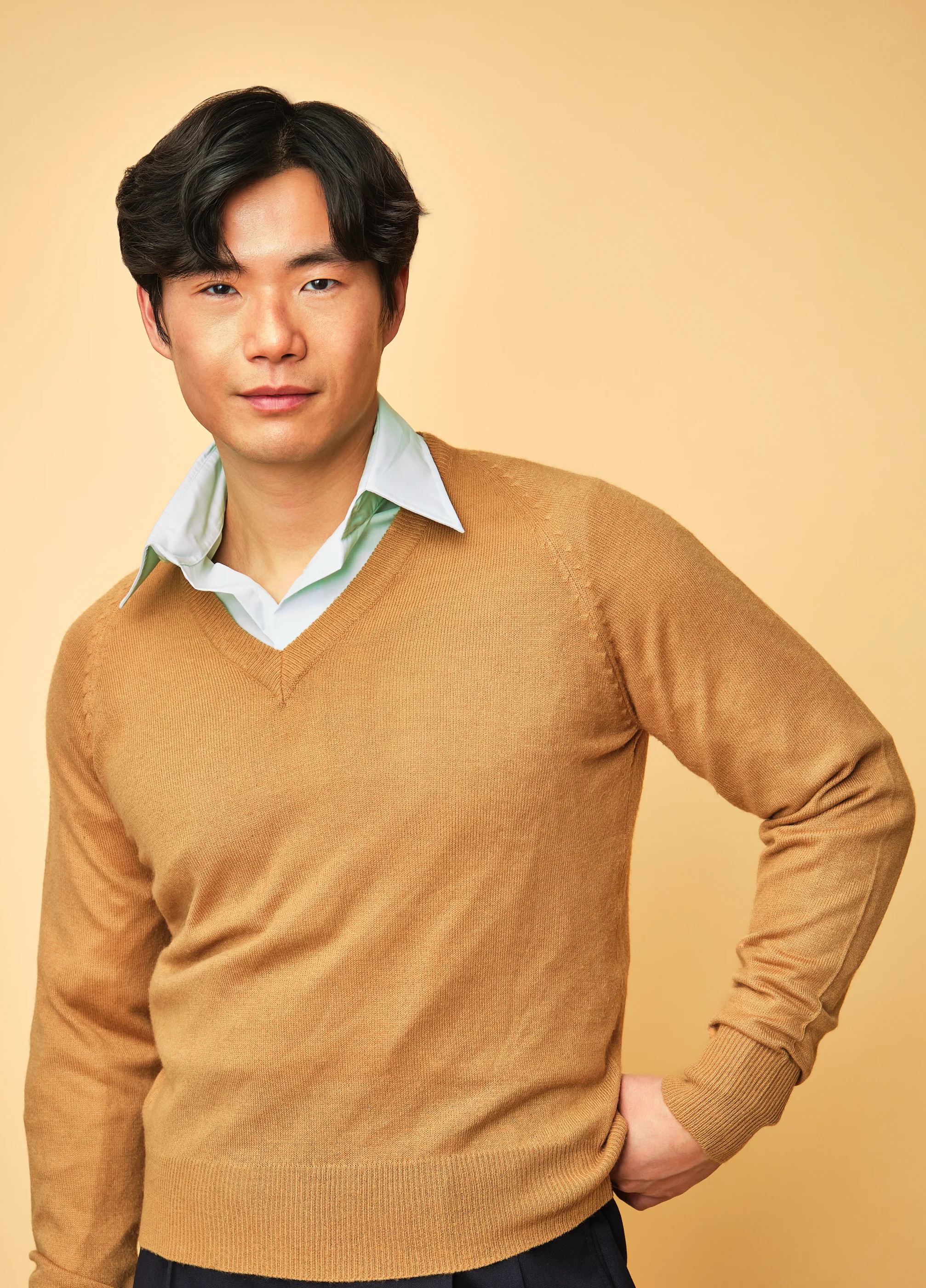 Vintage Camel V-Neck Sweater by Komon – Men’s Medium - Image 8