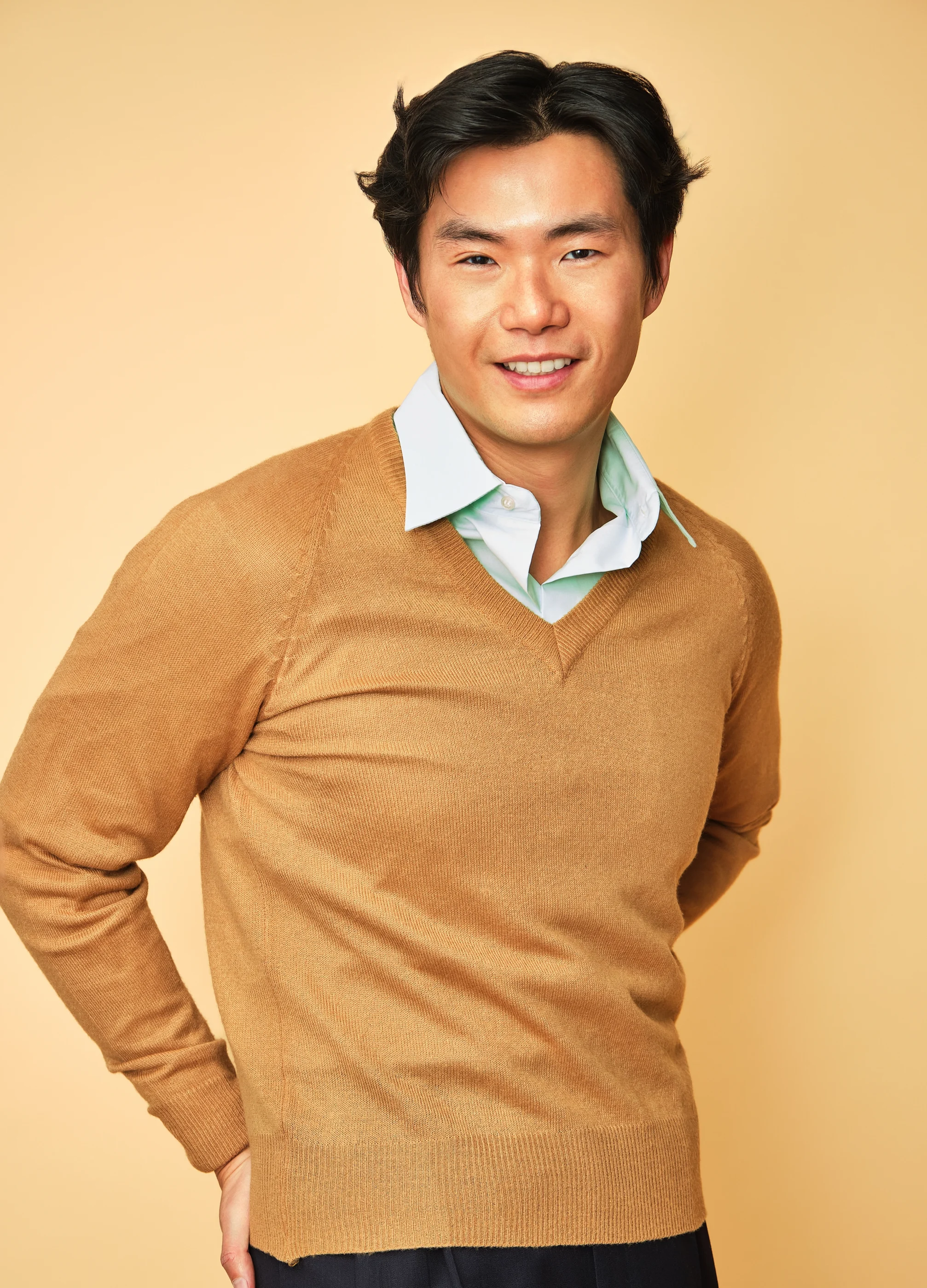 Vintage Camel V-Neck Sweater by Komon – Men’s Medium - Image 6