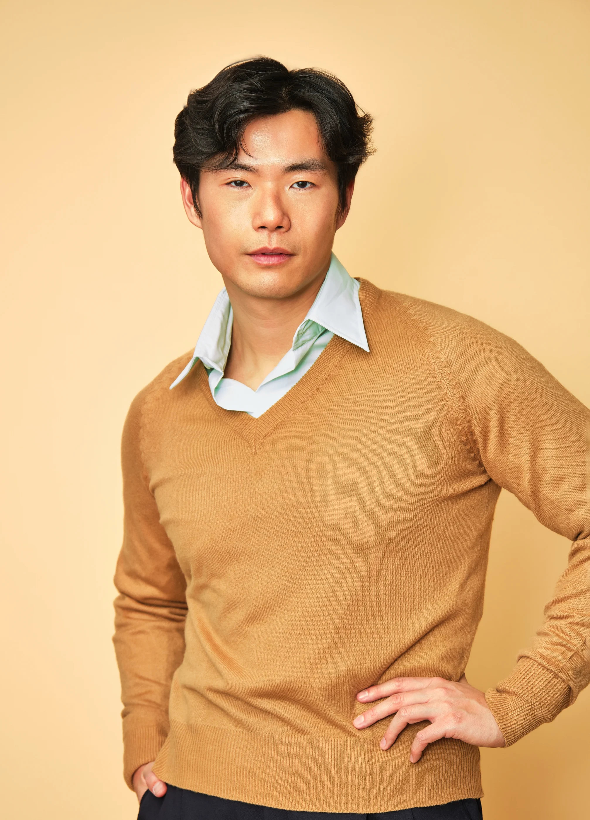 Vintage Camel V-Neck Sweater by Komon – Men’s Medium - Image 4