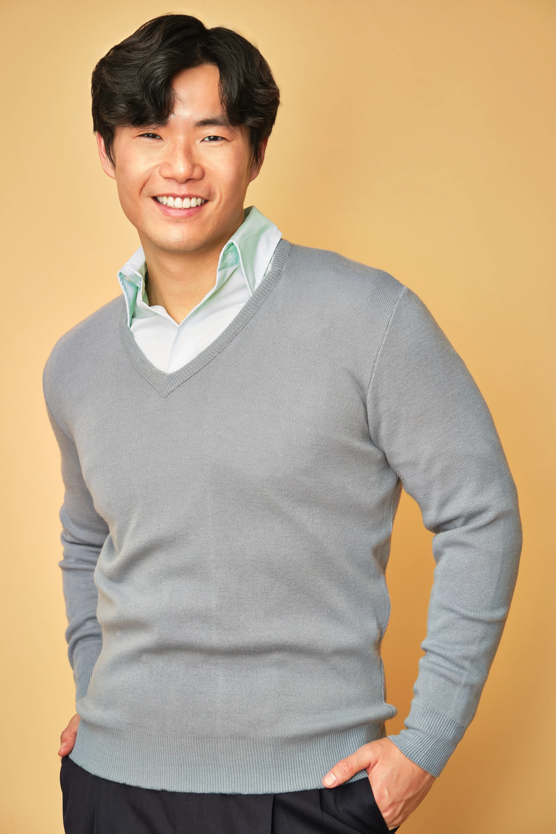 Deadstock Vintage Blair Light Gray V-Neck Sweater – Men’s Medium - Image 9