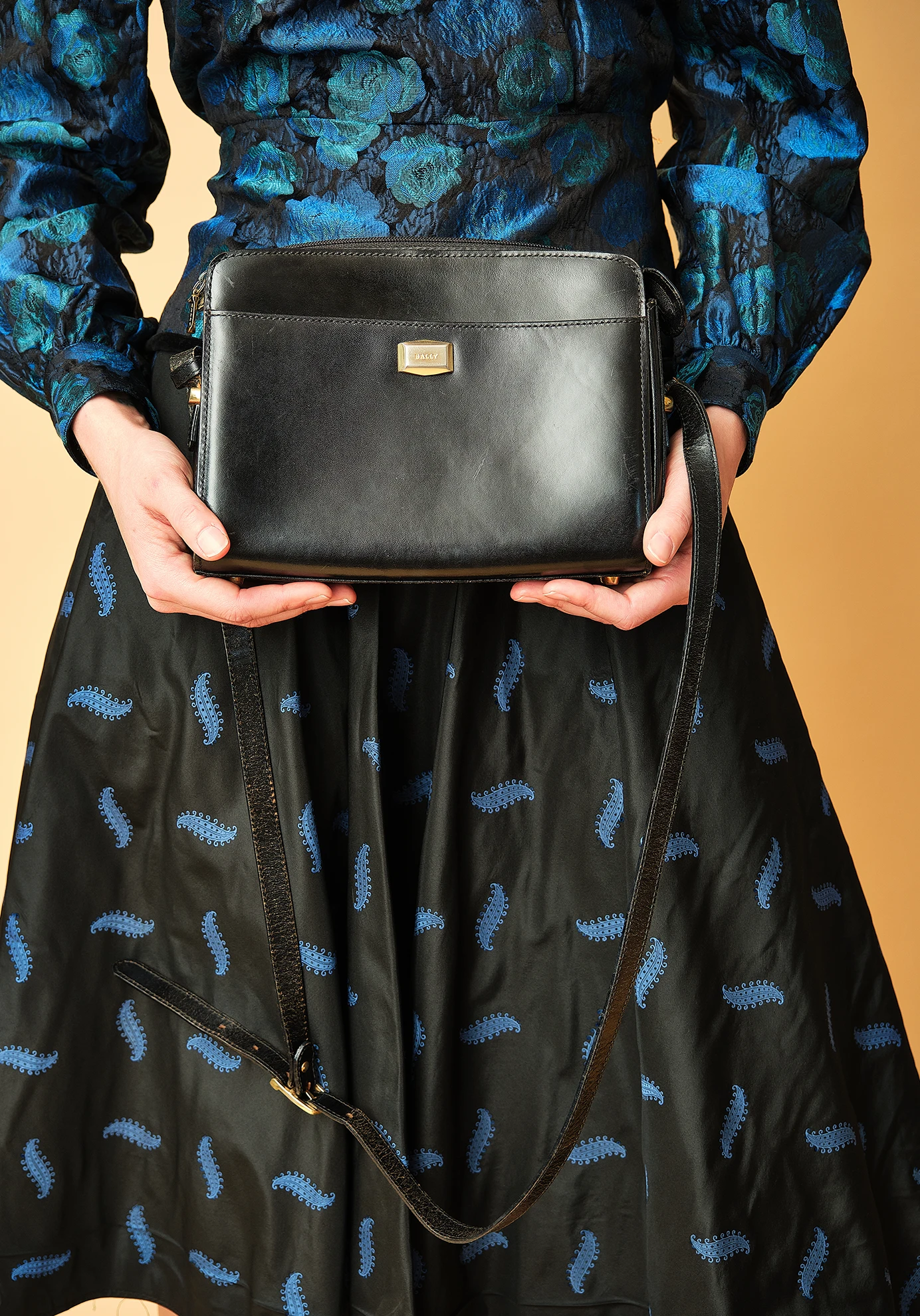 1980s/1990s Bally Black Leather Box Crossbody Bag - Image 3