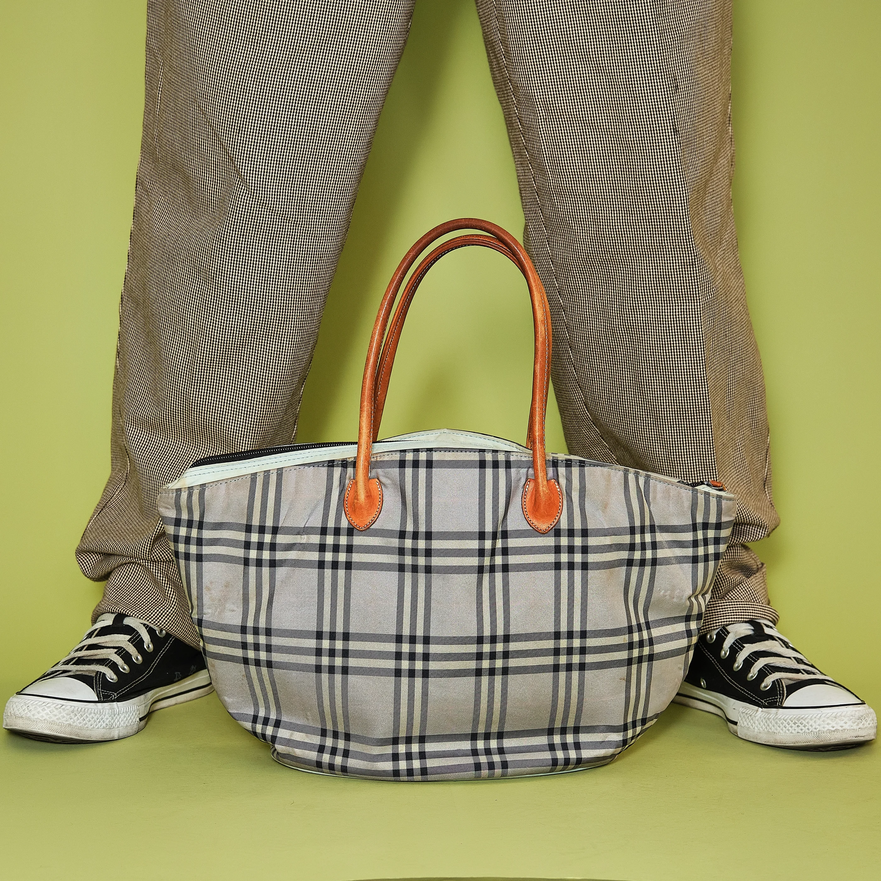 Vintage Burberry Nova Check Nylon Tote Bag with Leather Handles - Image 11