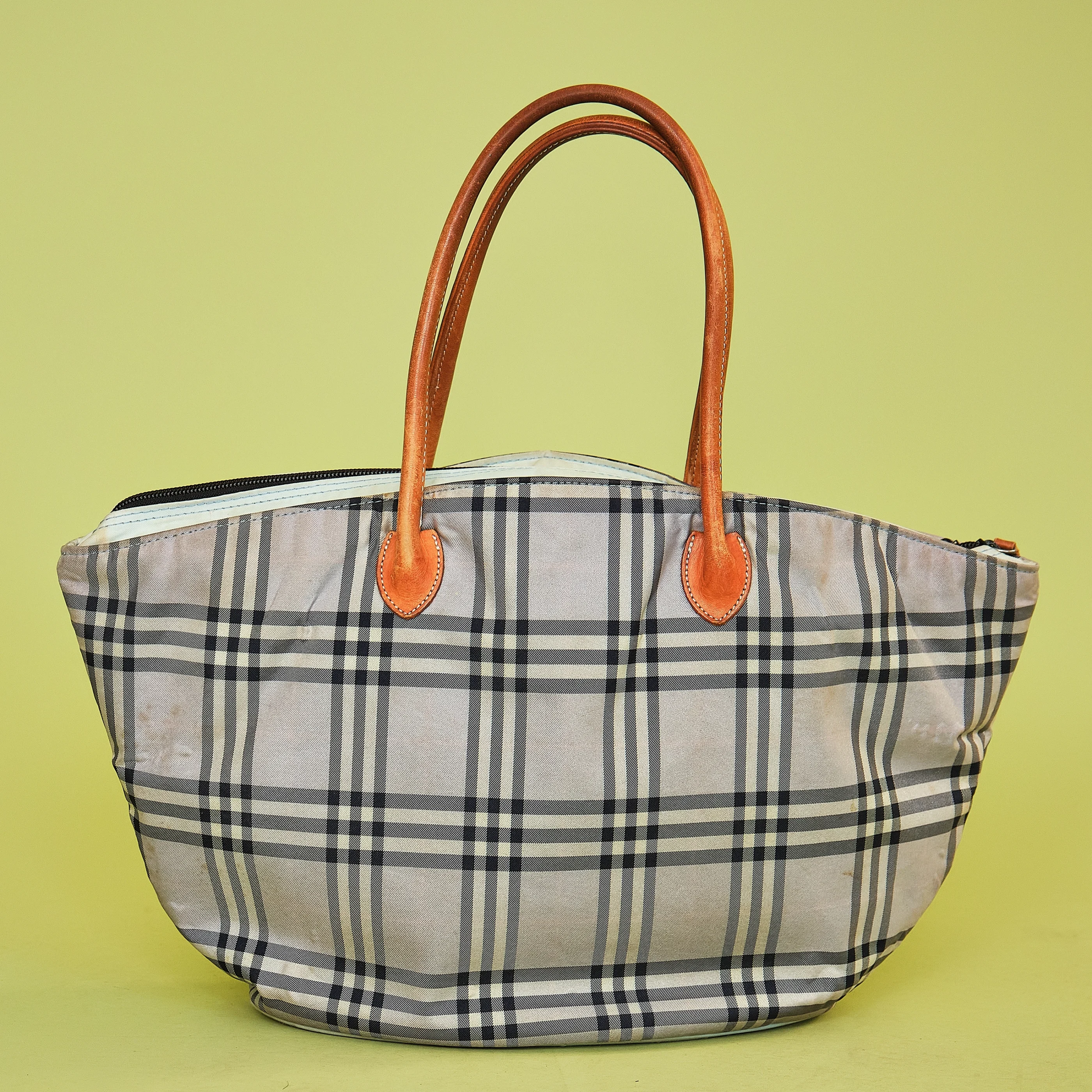 Vintage Burberry Nova Check Nylon Tote Bag with Leather Handles - Image 10