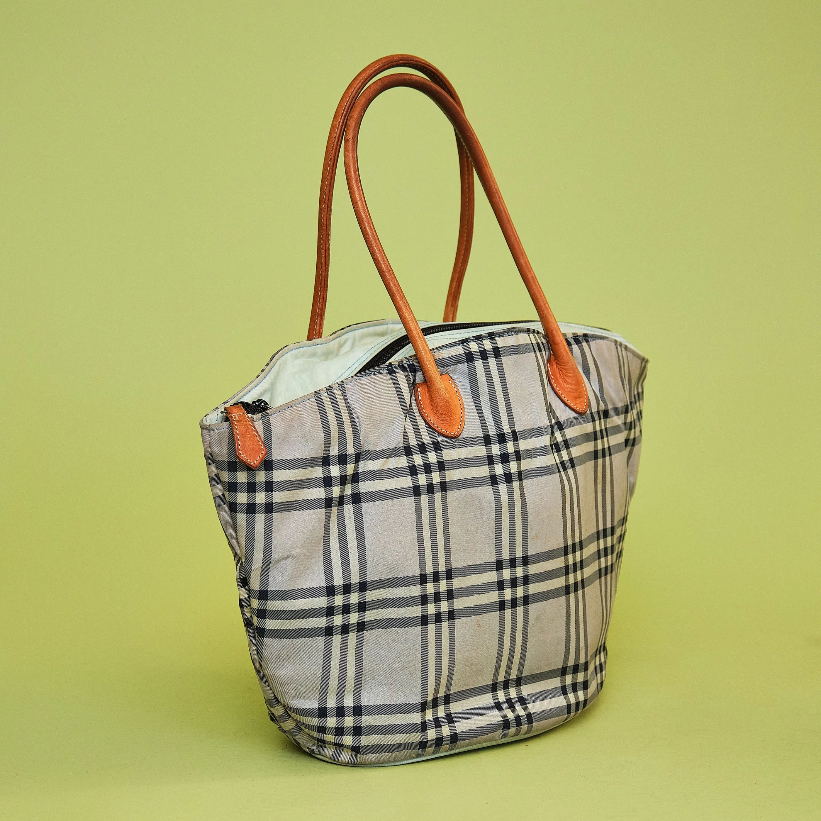 Vintage Burberry Nova Check Nylon Tote Bag with Leather Handles - Image 6