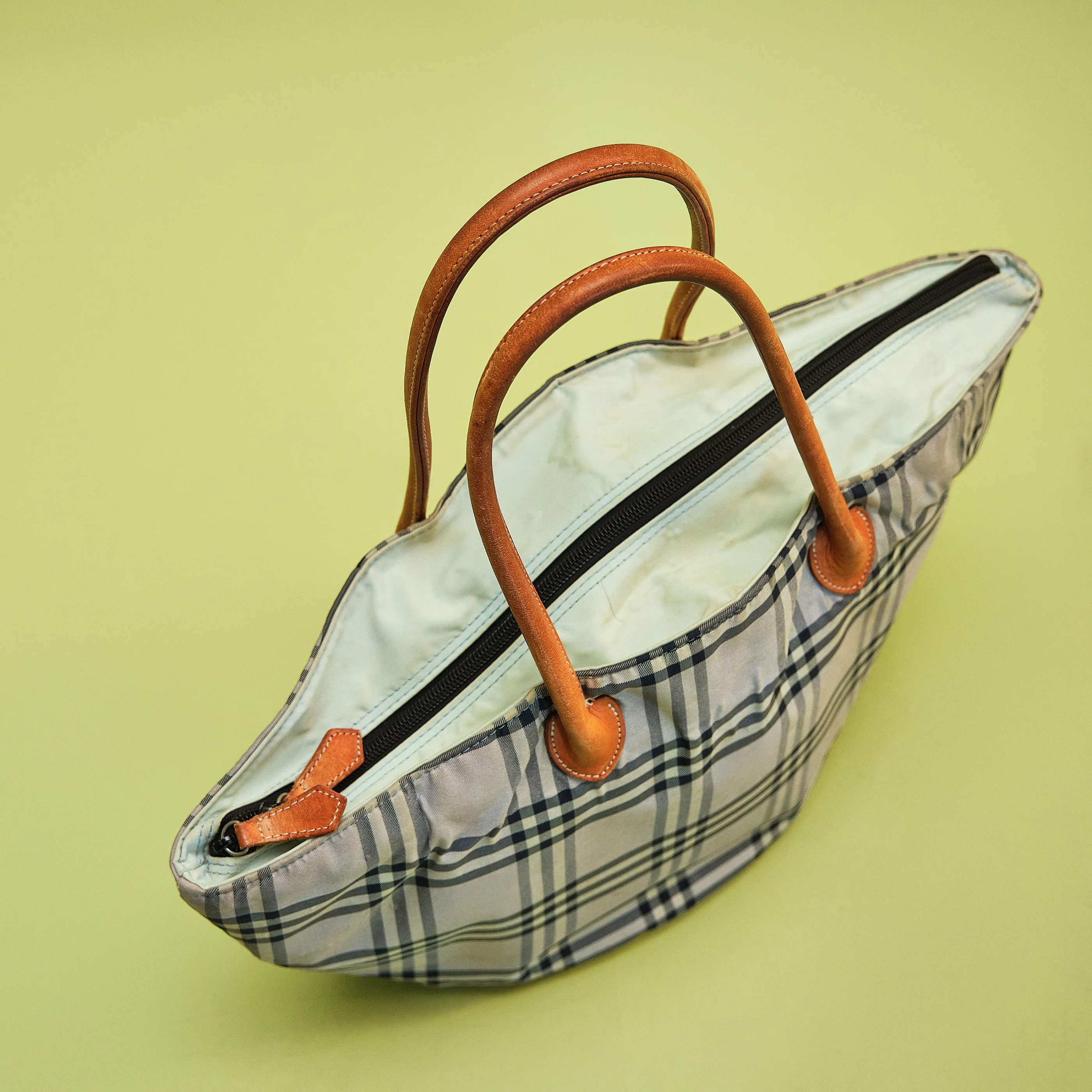 Vintage Burberry Nova Check Nylon Tote Bag with Leather Handles - Image 3