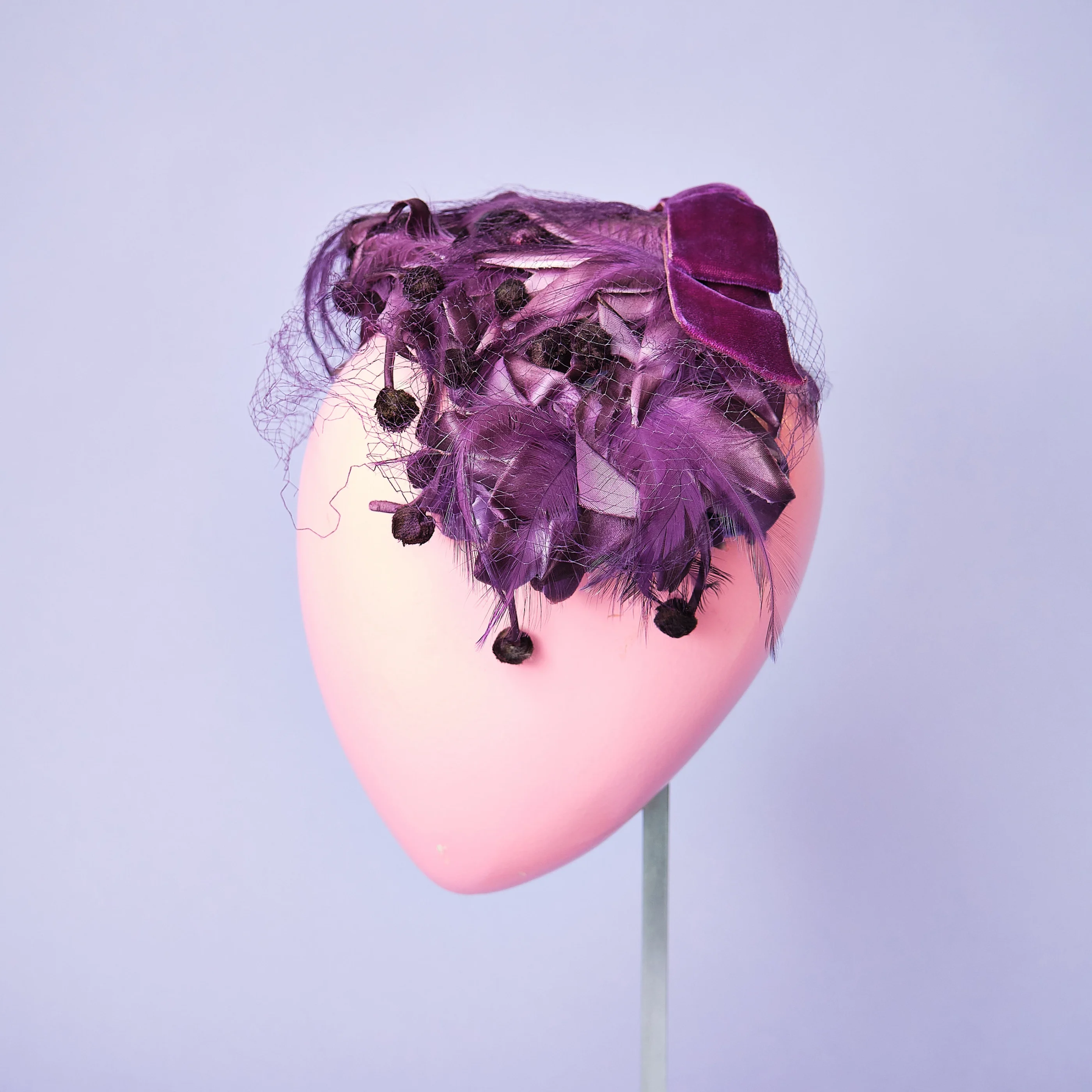 1950s/60s Purple Crushed Velvet Feather Cocktail Hat with Veil - Image 6