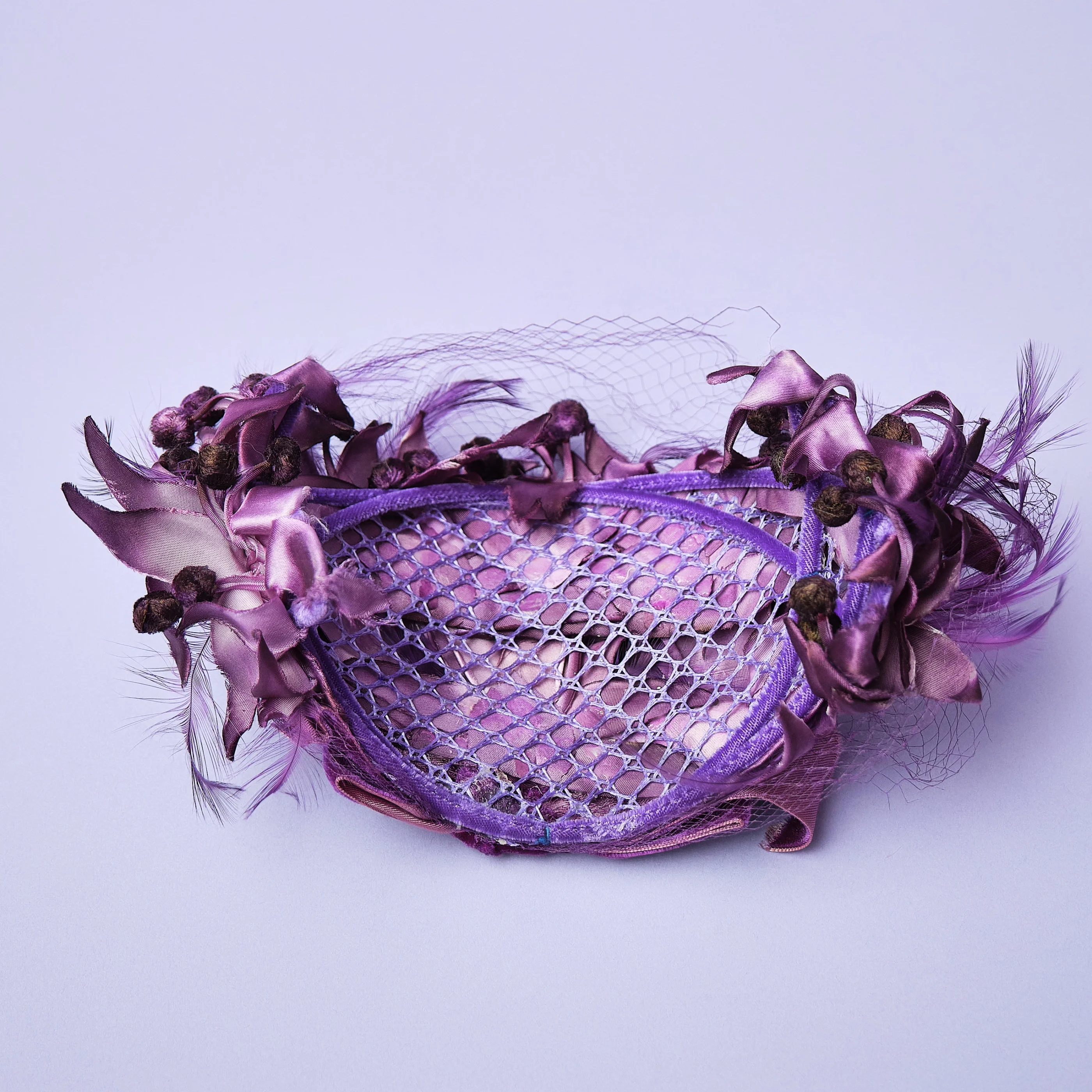 1950s/60s Purple Crushed Velvet Feather Cocktail Hat with Veil - Image 9