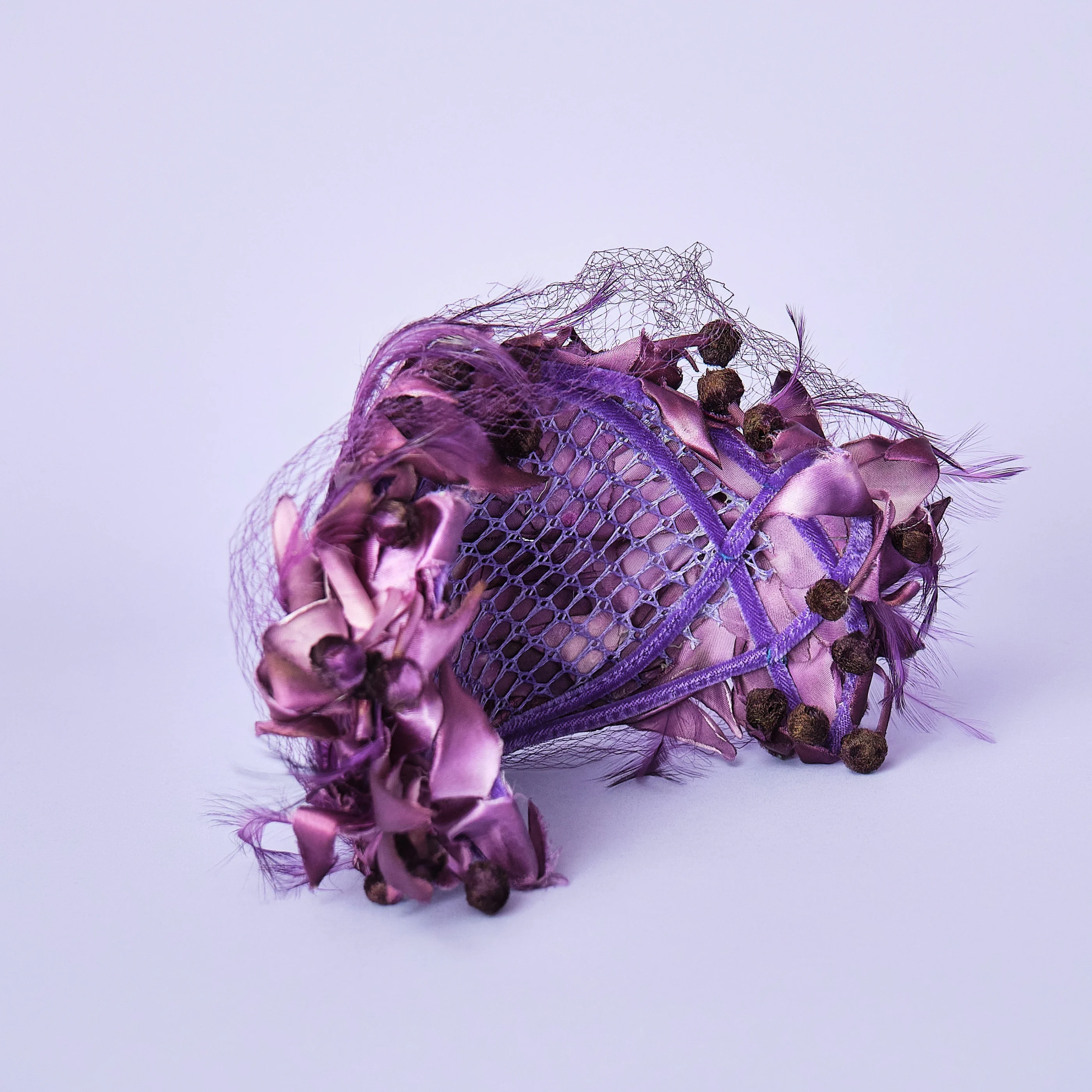 1950s/60s Purple Crushed Velvet Feather Cocktail Hat with Veil - Image 11