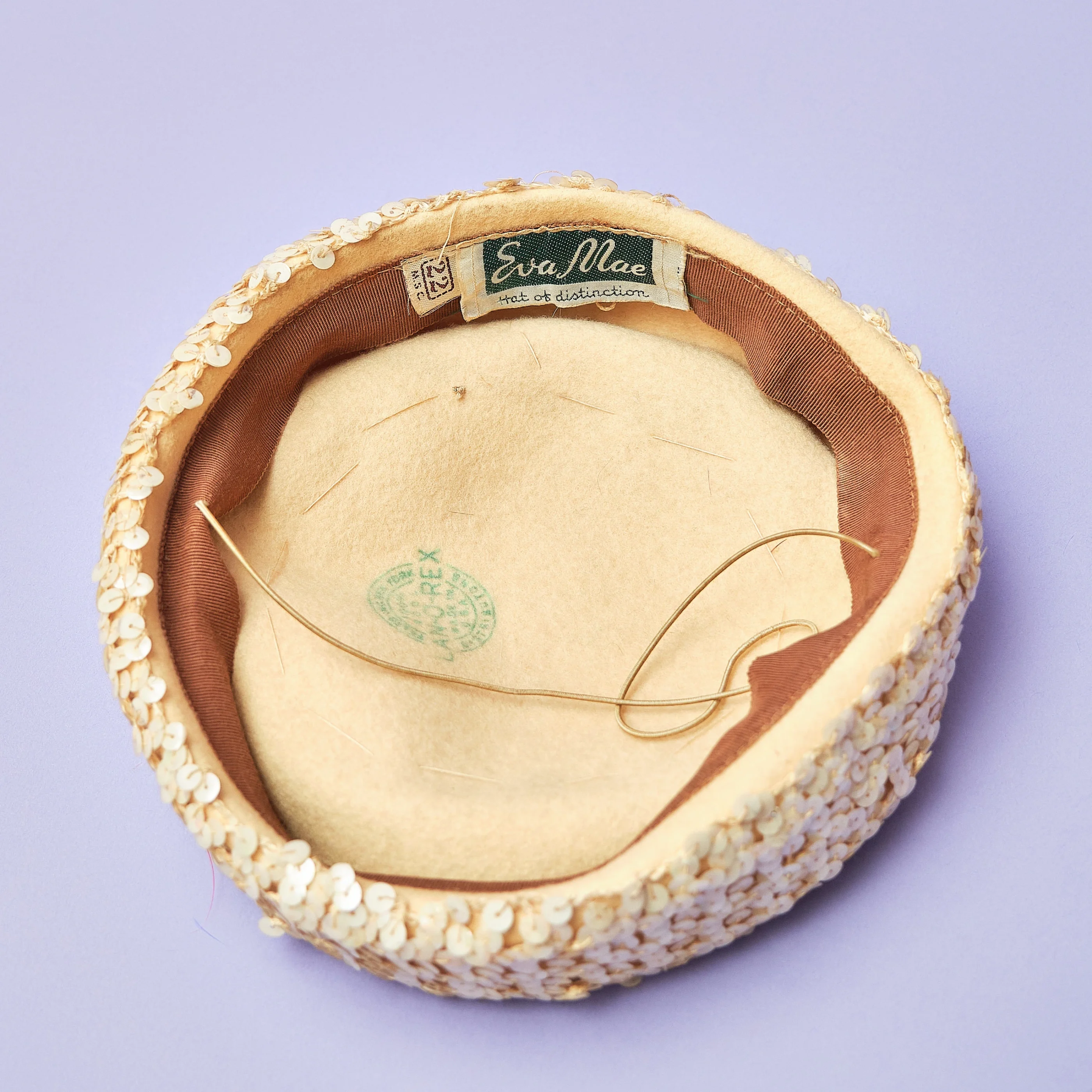 1960s Eva Mae Cream Sequin Pillbox Hat - Image 3