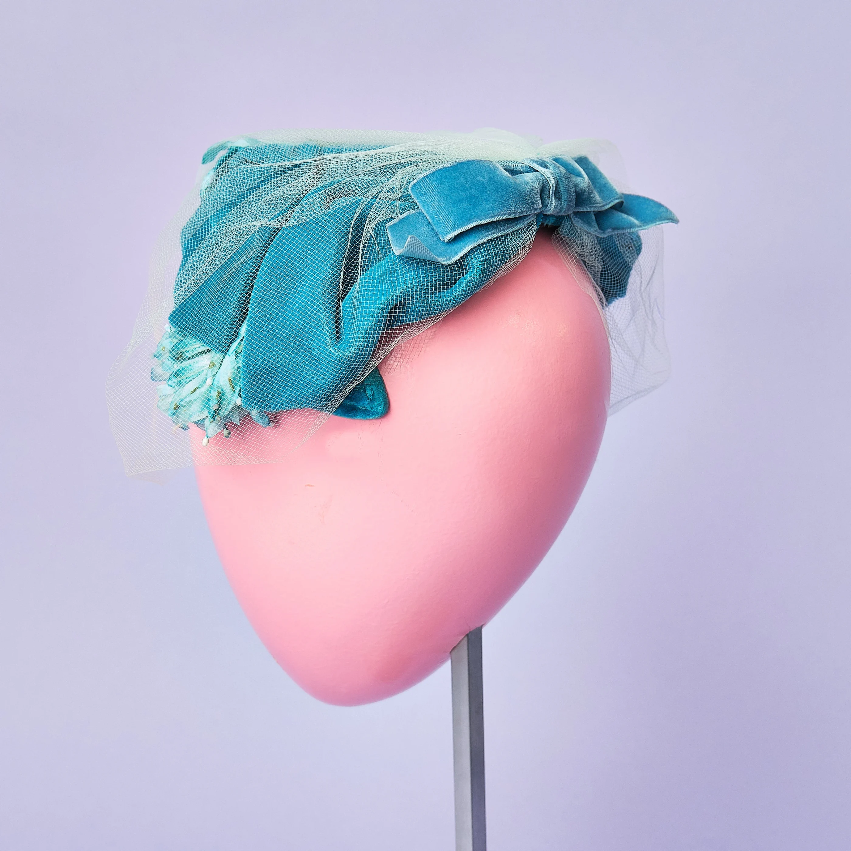1960s Teal Silk Crushed Velvet Floral Cocktail Hat with Veil - Image 5
