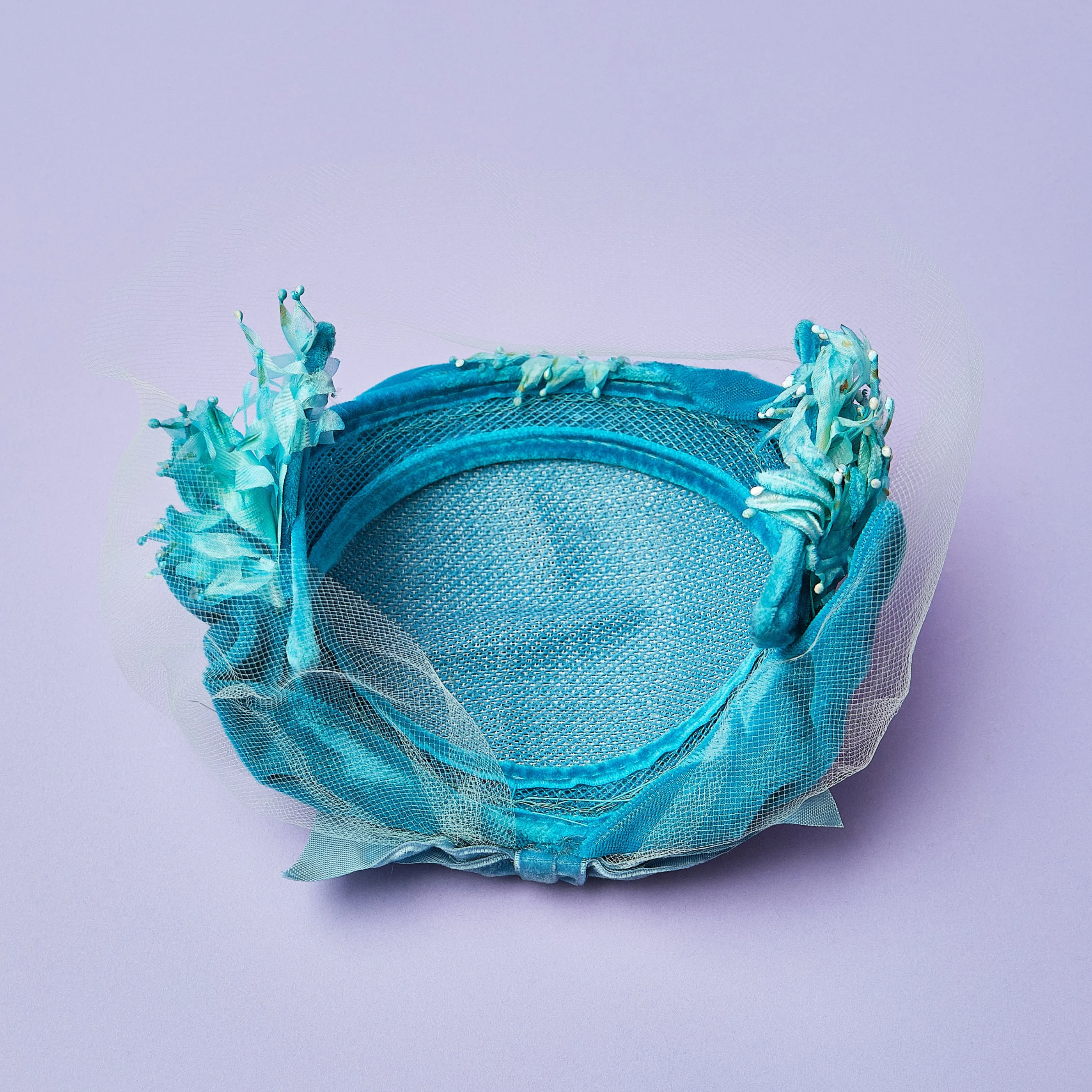 1960s Teal Silk Crushed Velvet Floral Cocktail Hat with Veil - Image 2