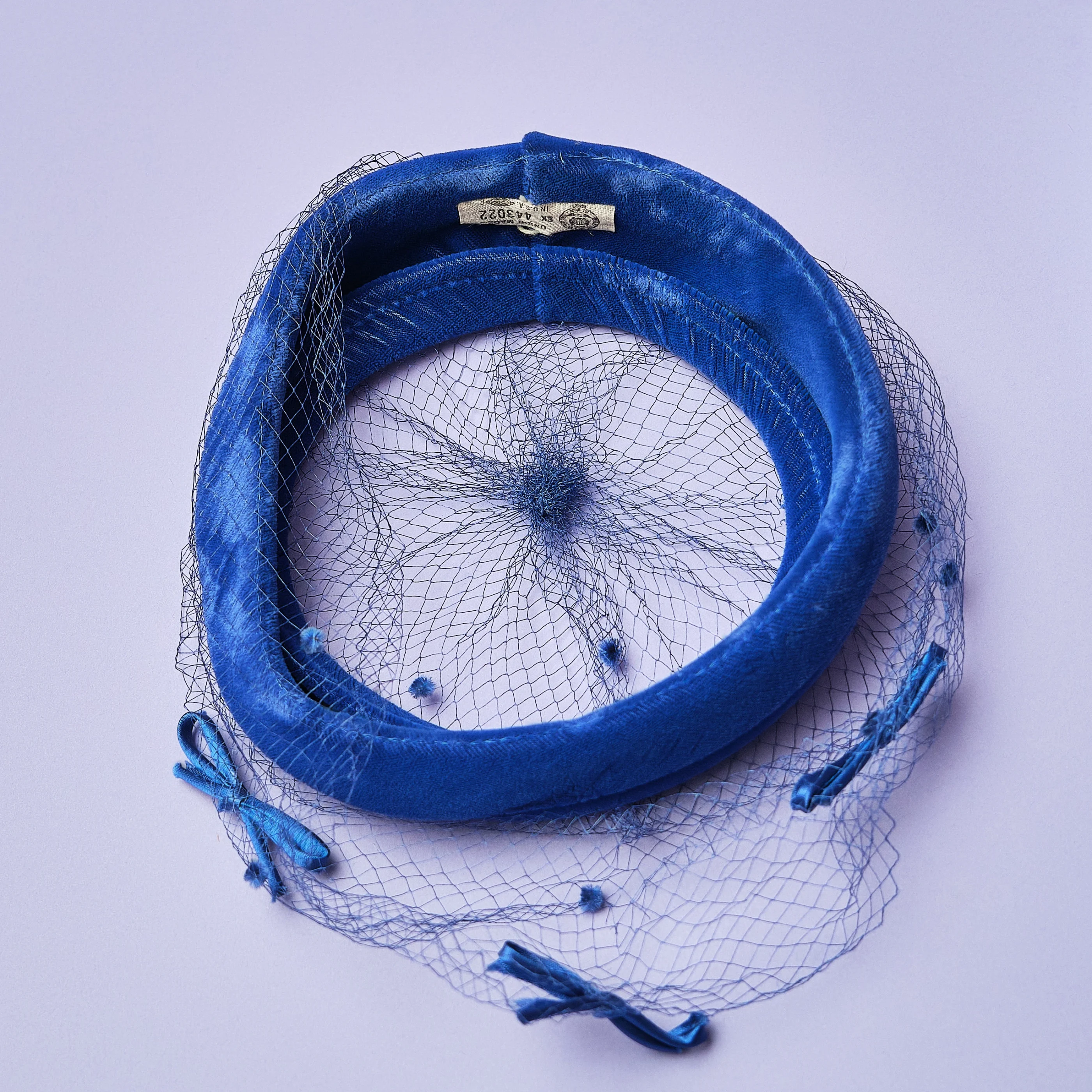 1960s Cobalt Blue Silk Crushed Velvet Halo Cocktail Hat with Birdcage Veil - Image 2