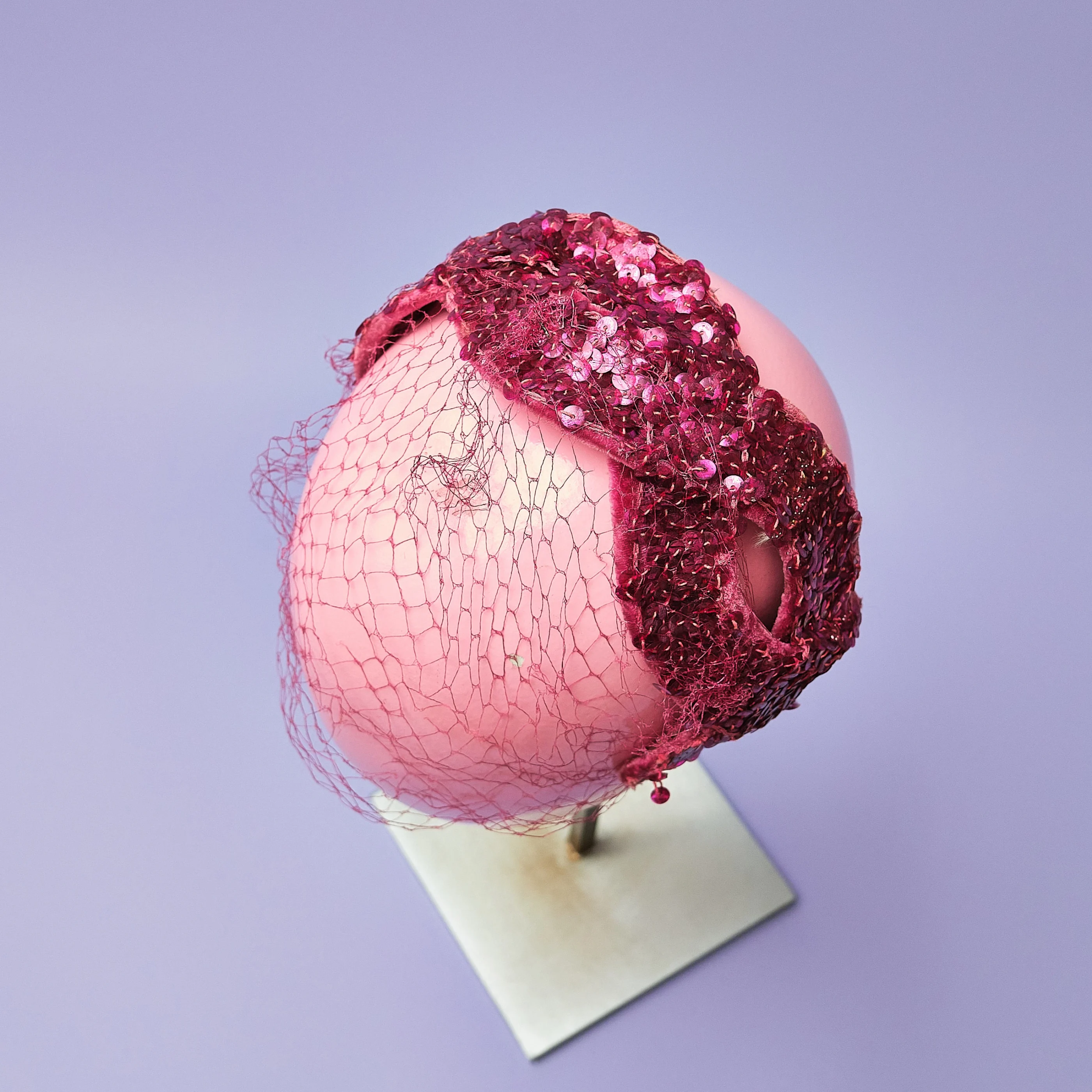 1950s Fuchsia Crushed Silk Velvet Sequin Half Hat with Veil - Image 3