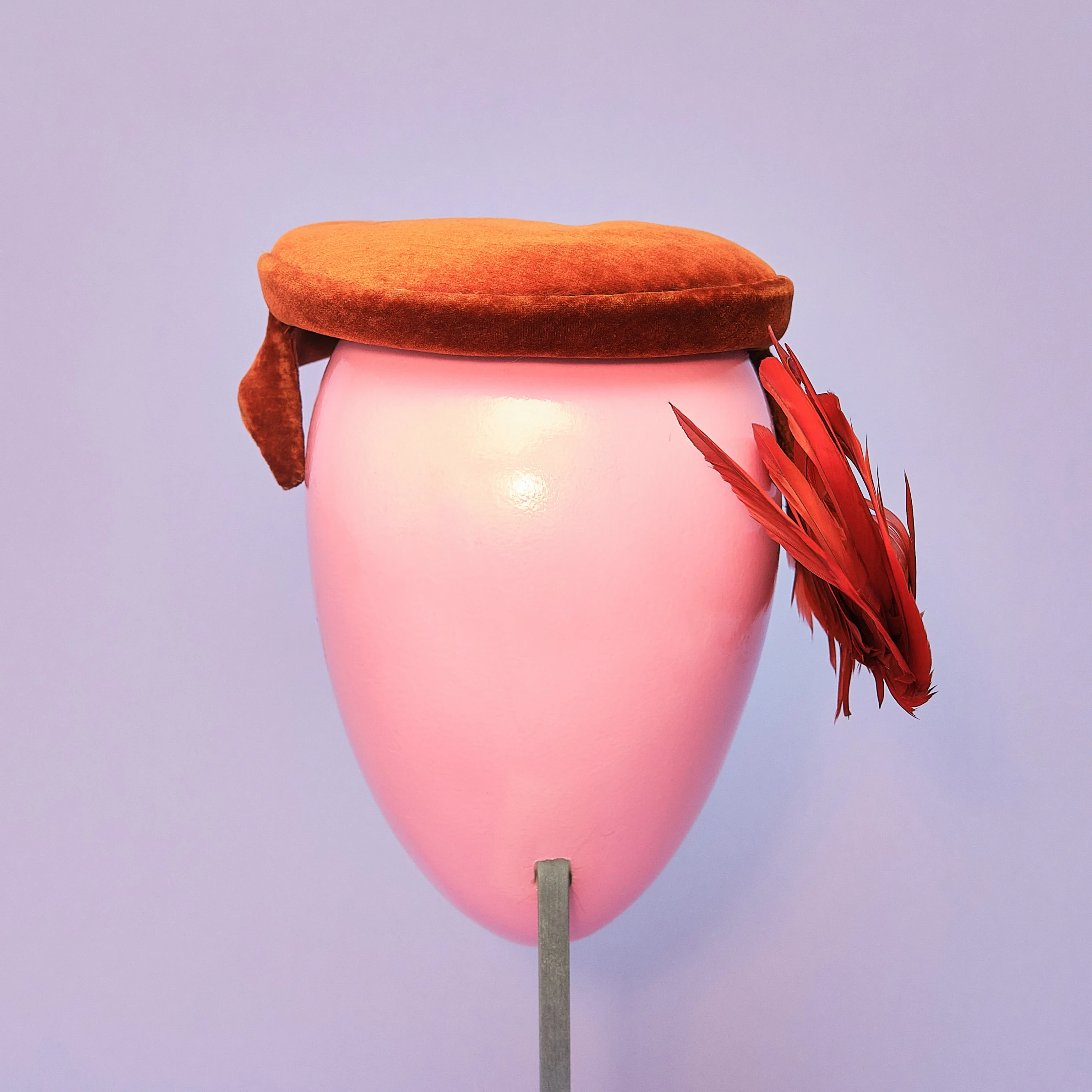 1940s/50s Mr. Arnold Burnt Orange Silk Velvet Feather Tilt Hat, Size XS/S - Image 5