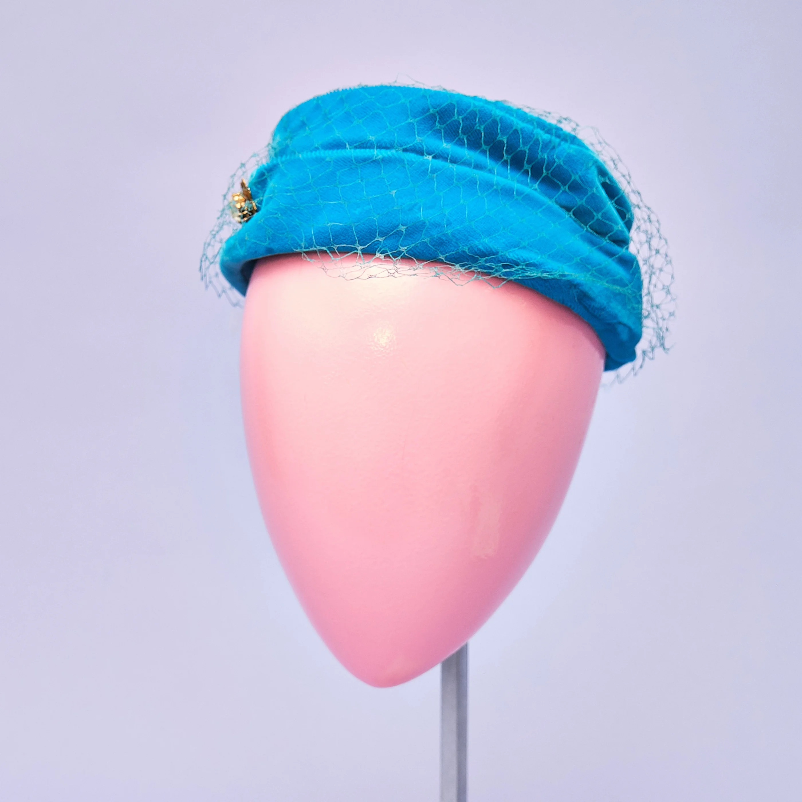 1960s Turquoise Silk Velvet Pillbox Cocktail Hat with Veil and Jewel Accent - Image 6