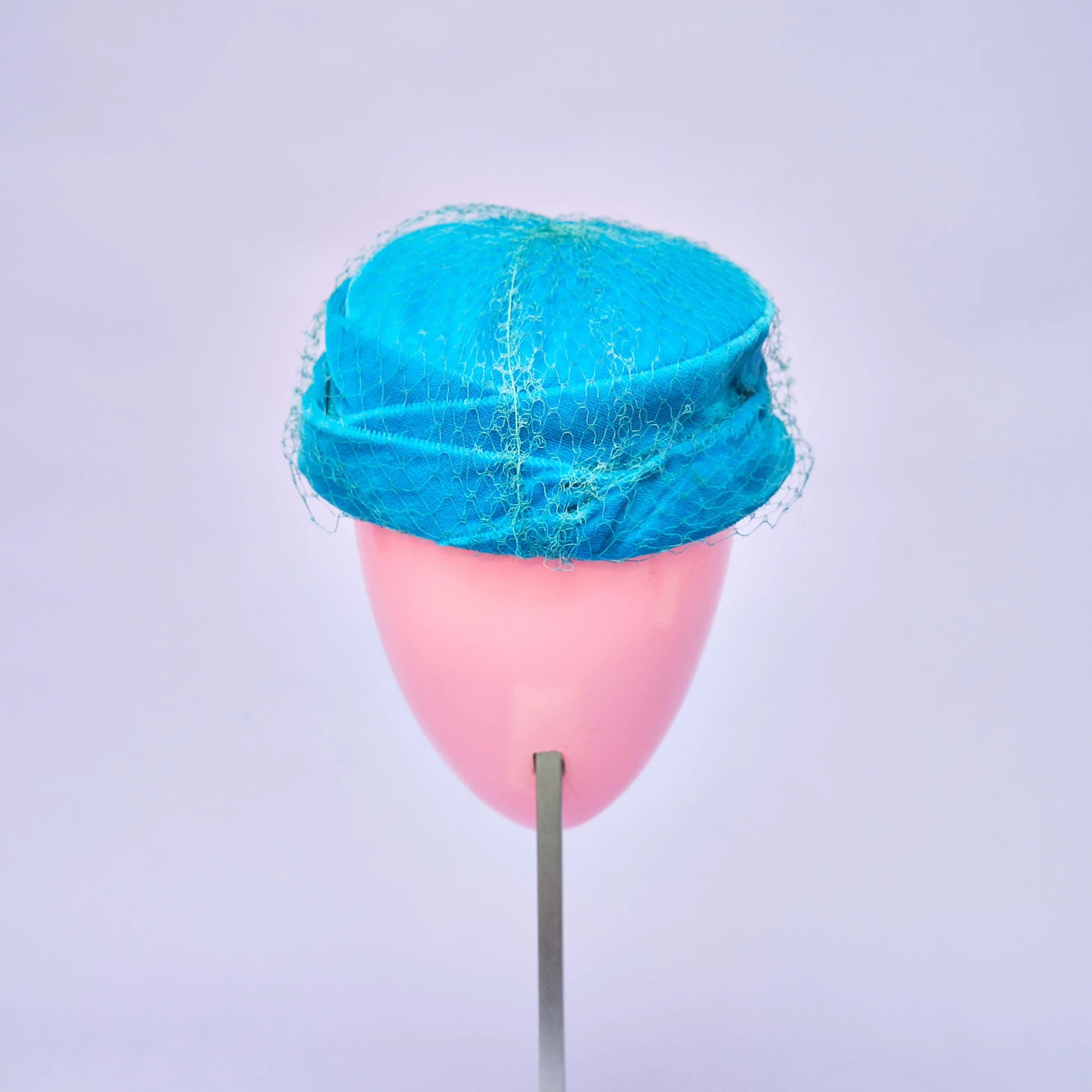 1960s Turquoise Silk Velvet Pillbox Cocktail Hat with Veil and Jewel Accent - Image 5